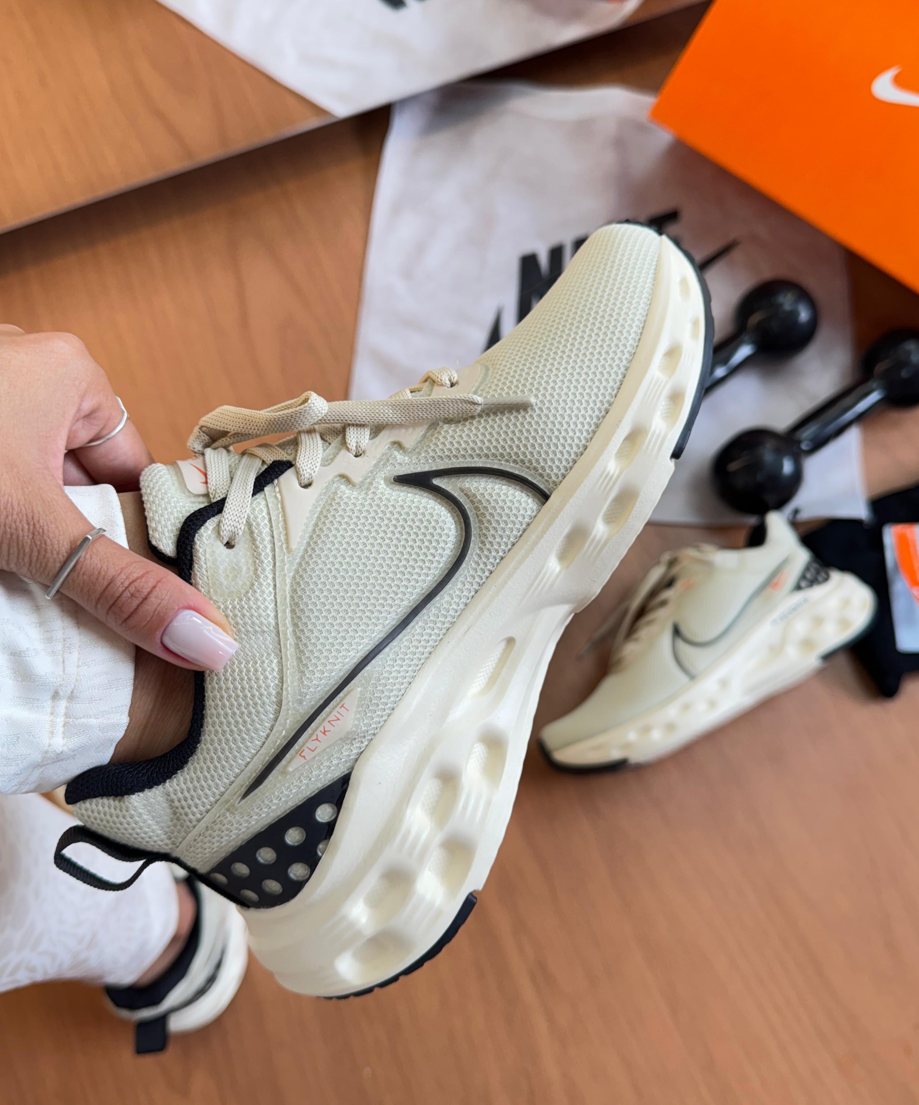 Nike React Infinity Run FK Bege/Preto