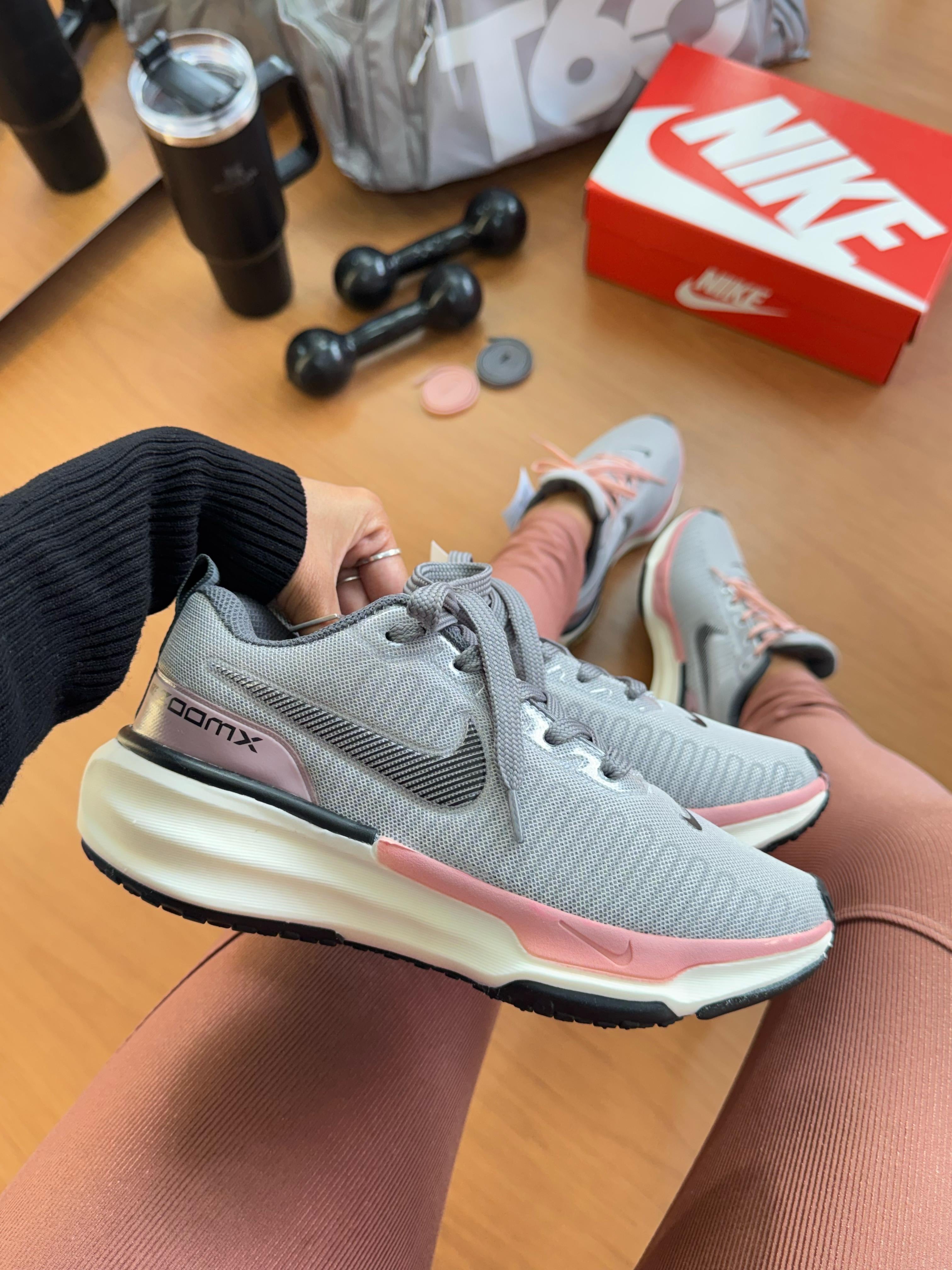 Nike Invincible Run Cinza/Rosa 1ª Linha