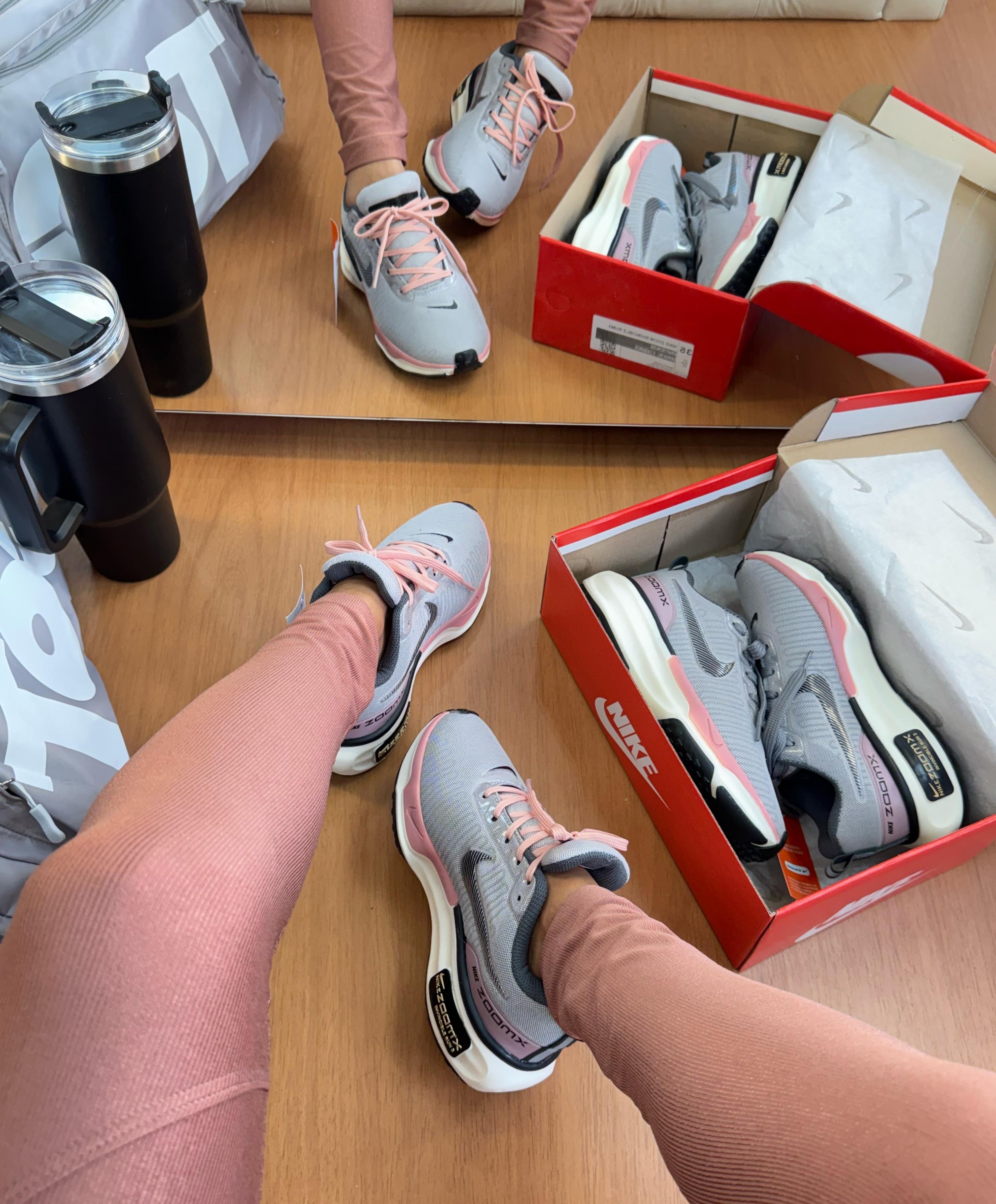 Nike Invincible Run Cinza/Rosa 1ª Linha