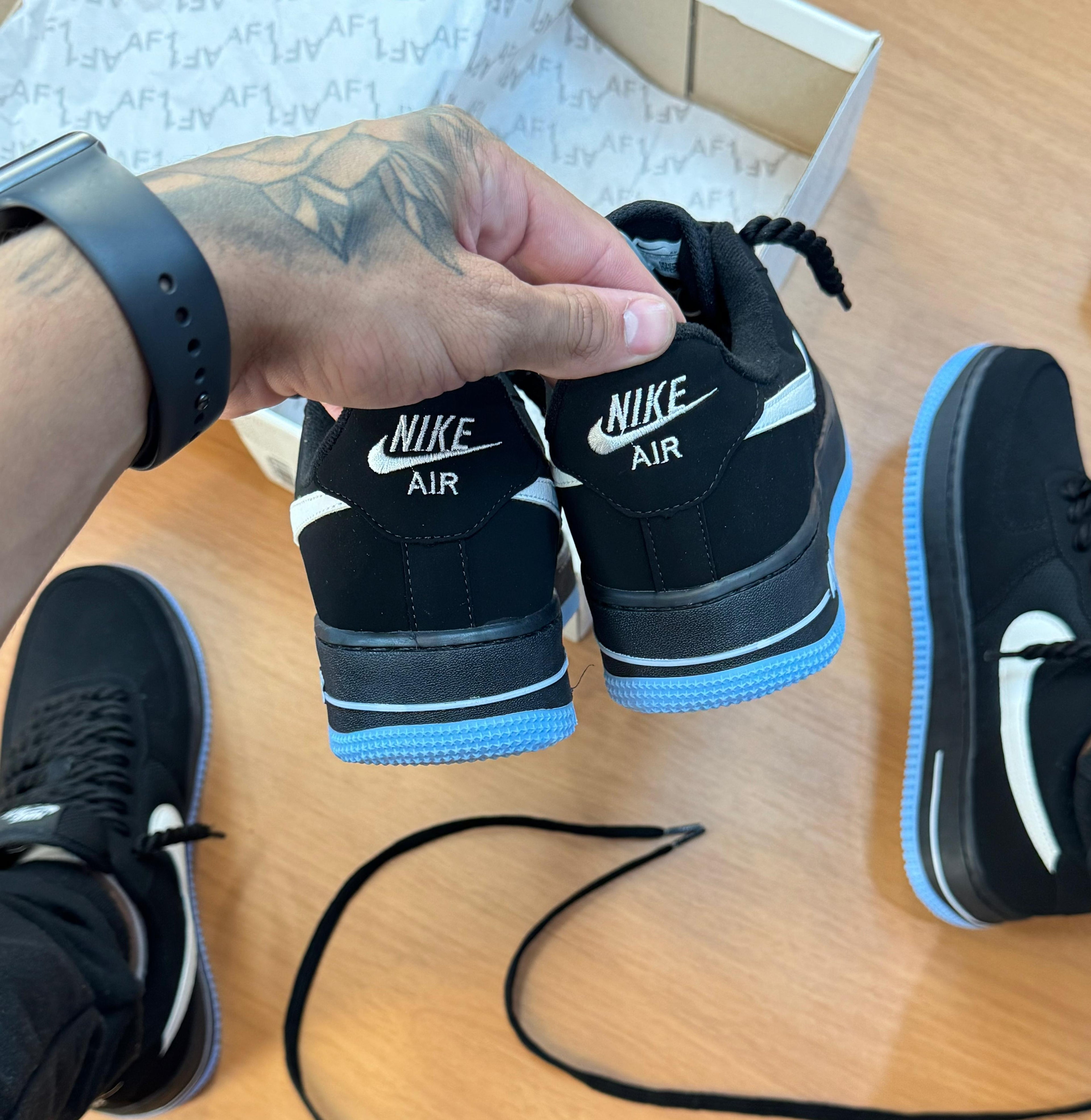Nike Air Force Camurça Nobuk Preto/Azul