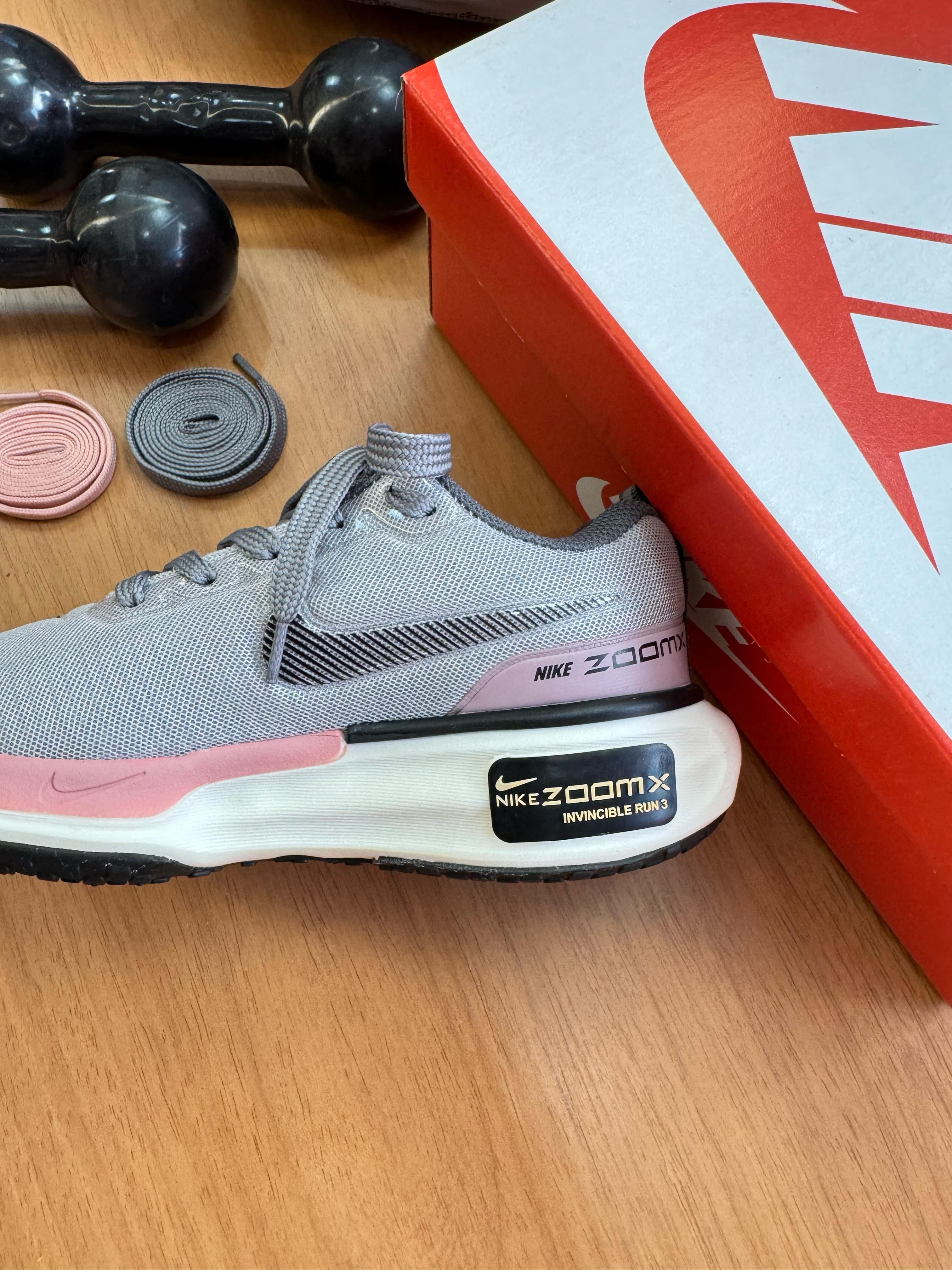 Nike Invincible Run Cinza/Rosa 1ª Linha