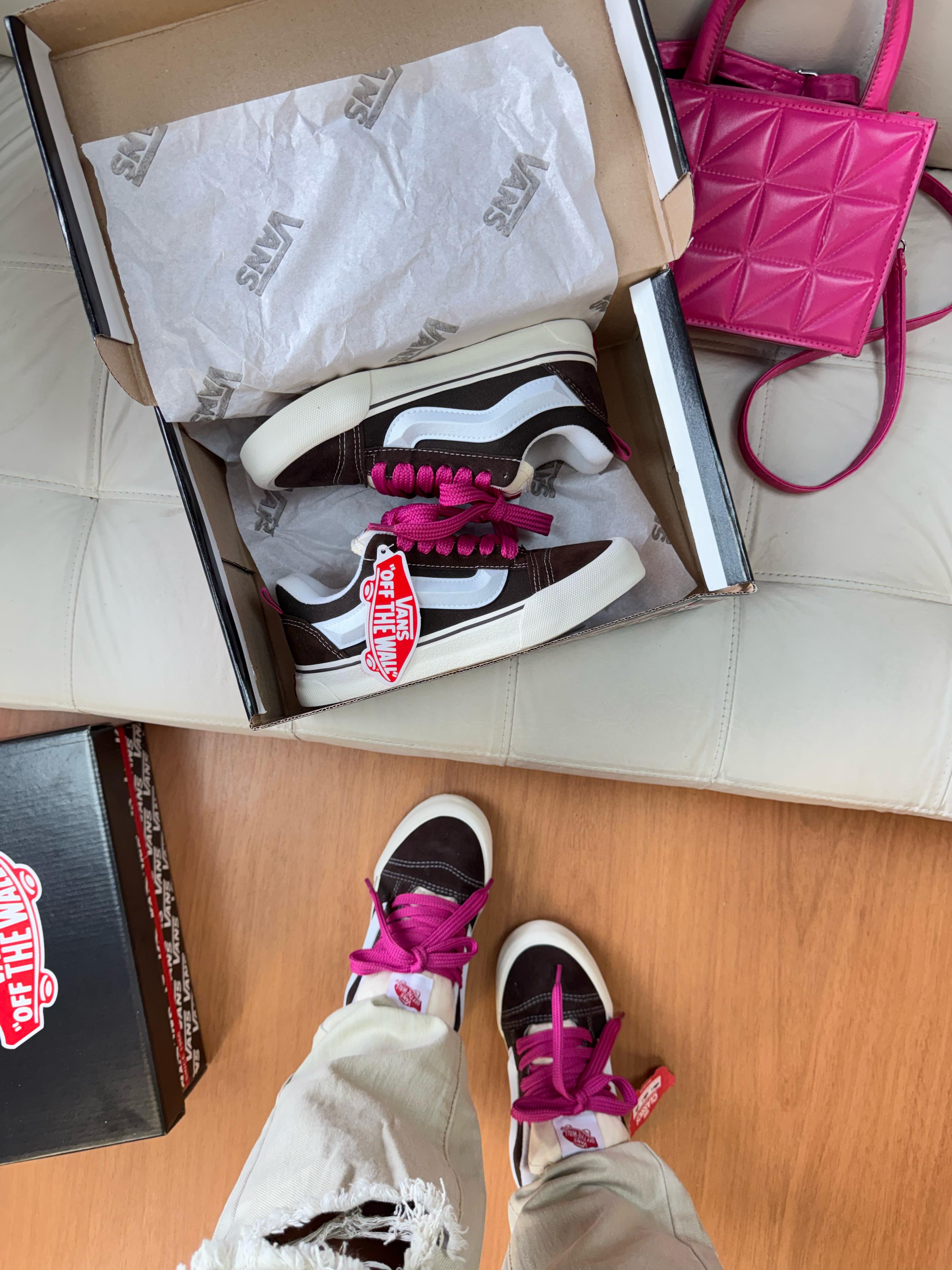 Vns Old Knu café/ pink