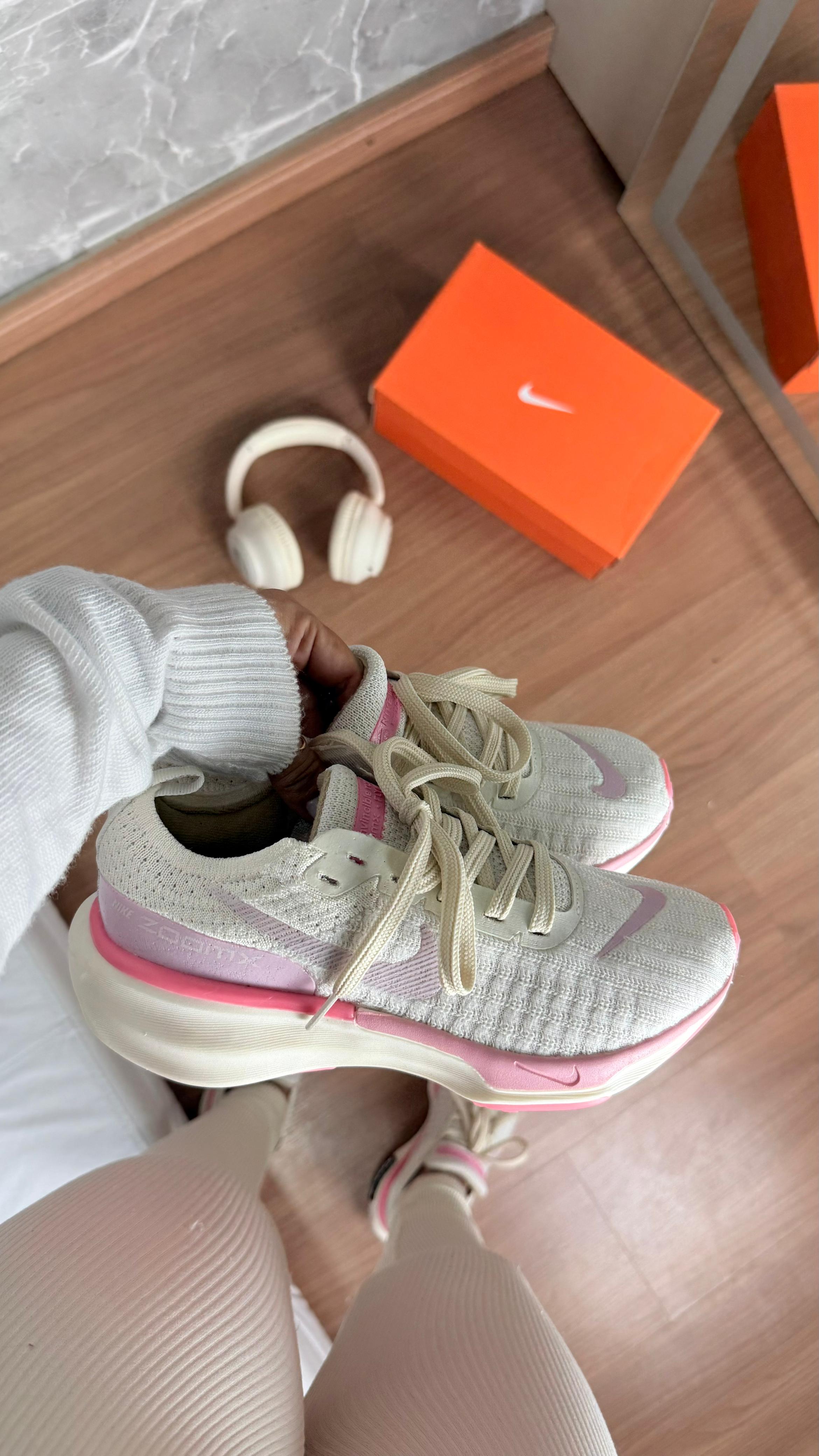 Zoom Invincible run 3 Bege/Rosa🩷