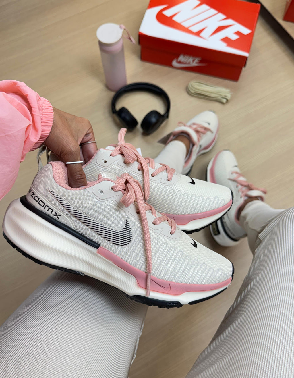 Nike Invincible Run 1ª Linha Off/Rosê
