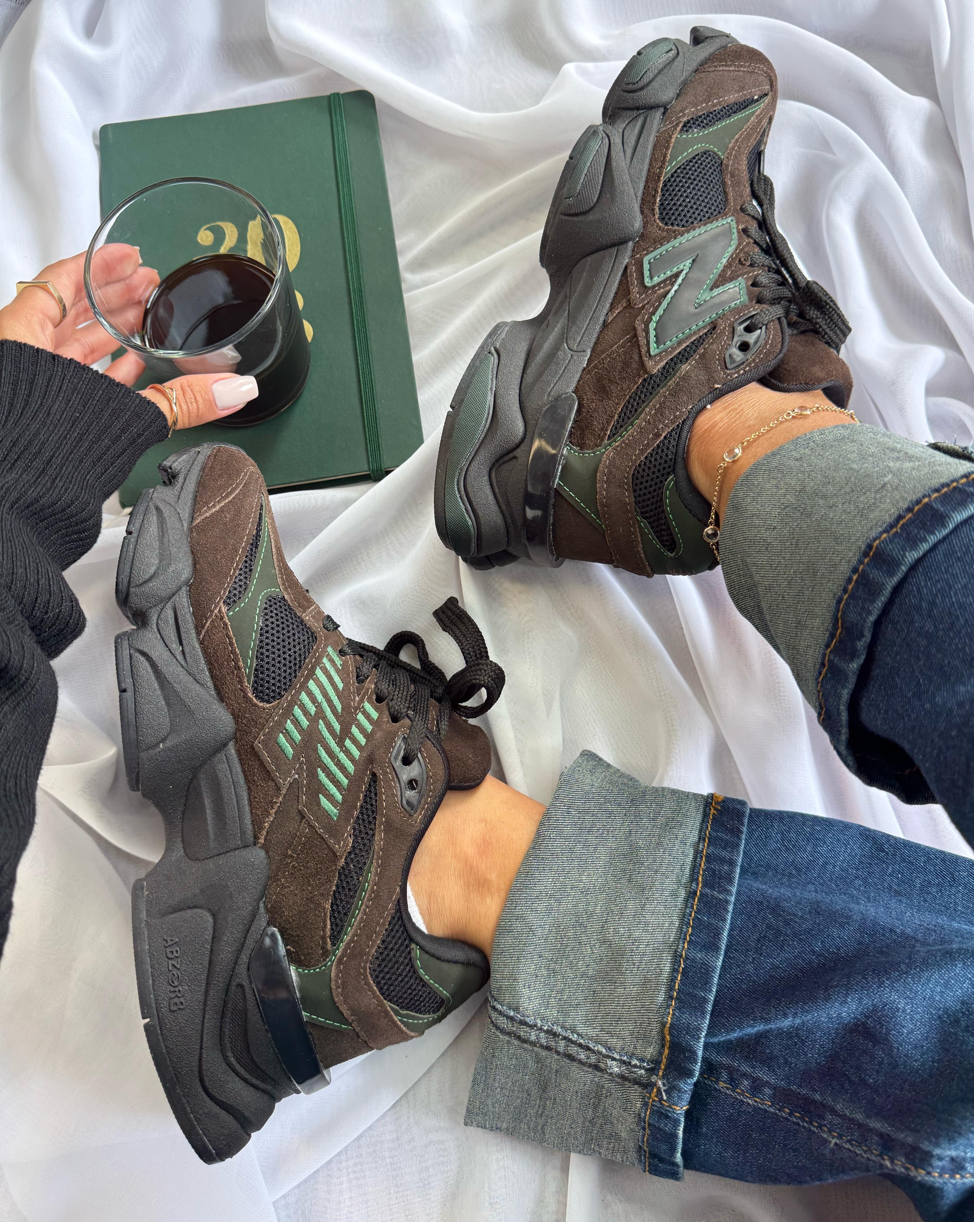 New Balance 9060 Marrom/Verde