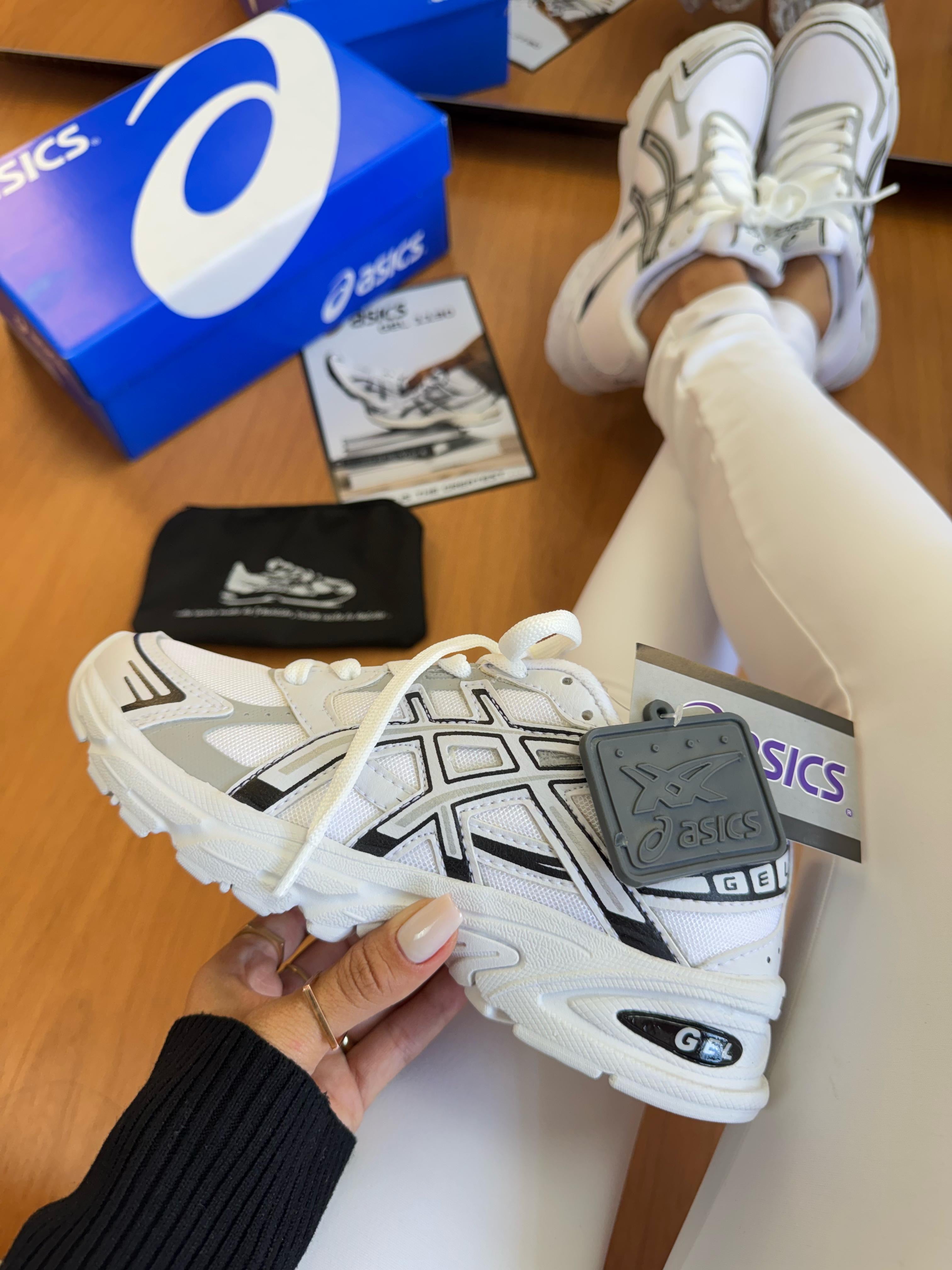 Asics 1601 Preto/Branco