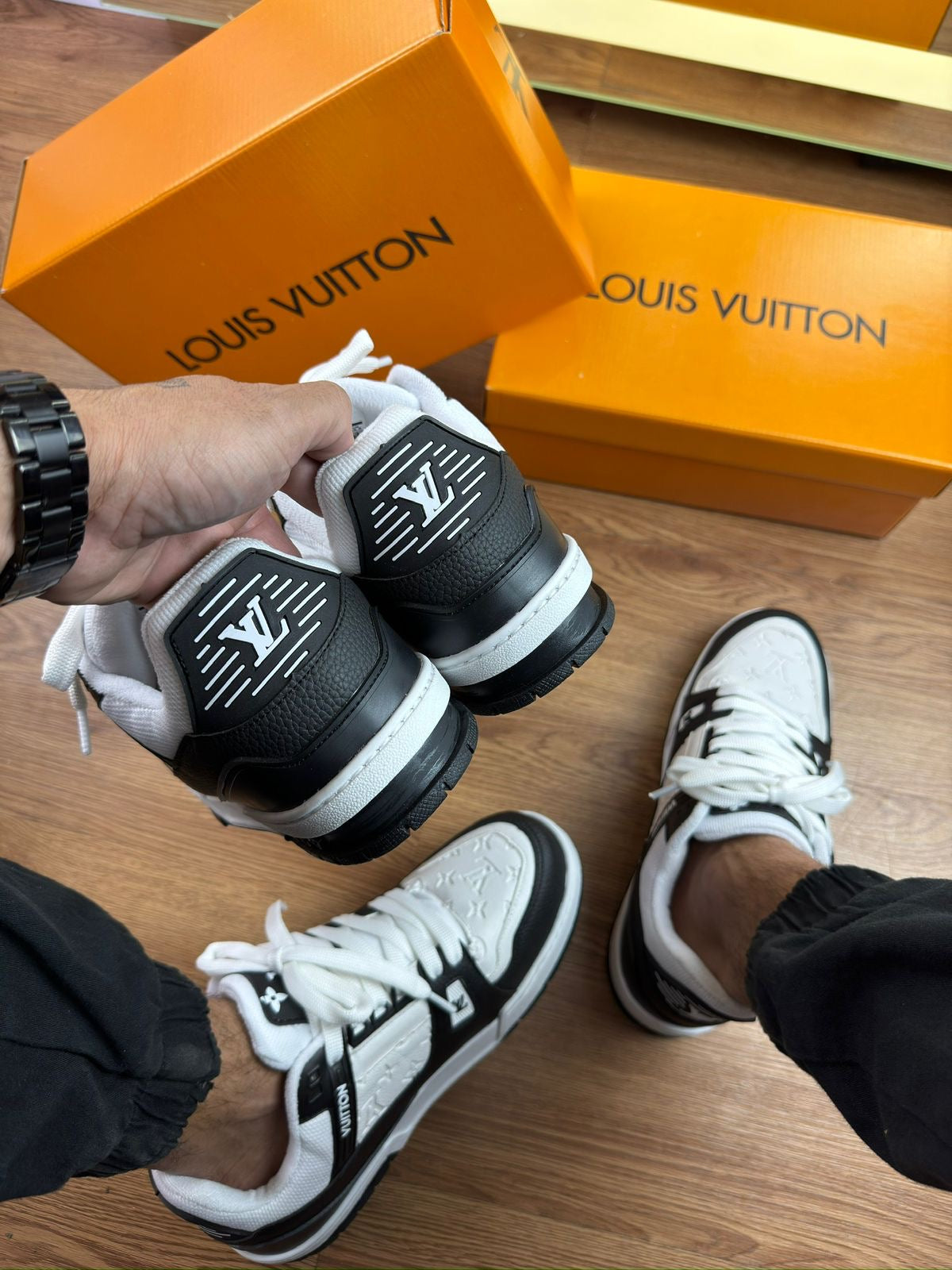 Louis Vuitton Trainer Dark