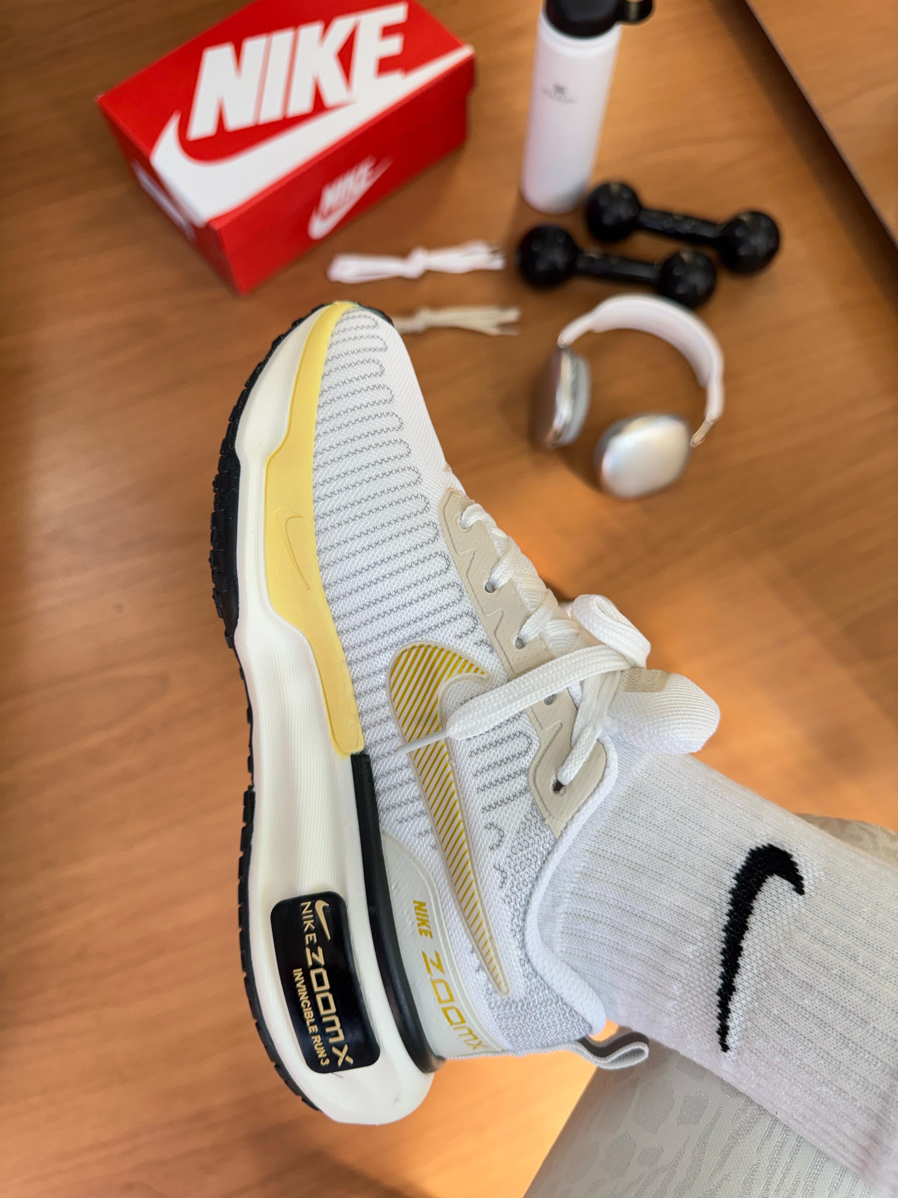 Invencible Run 3 Branco/Amarelo