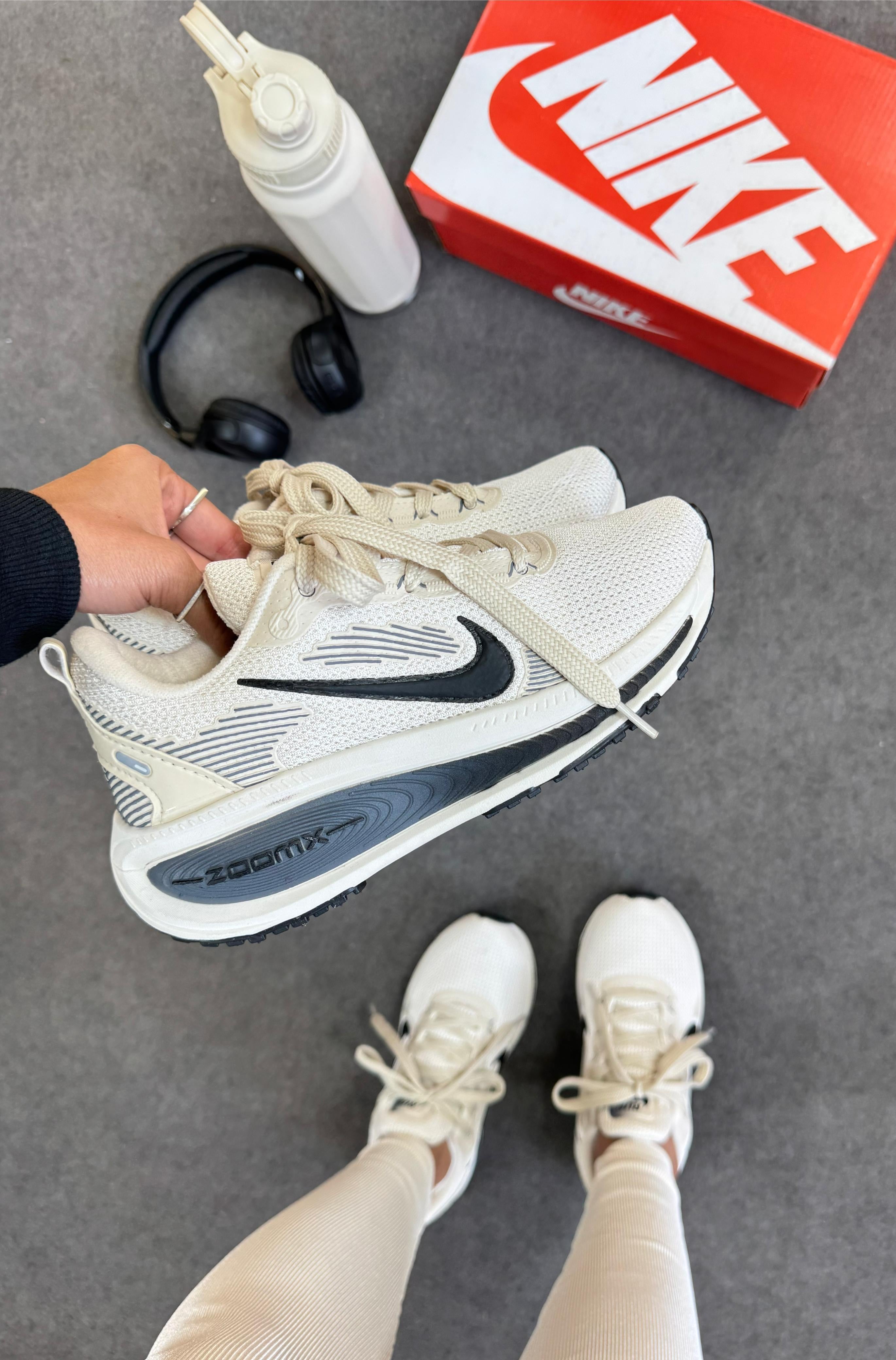 Nike Vomero 18 Off/Preto