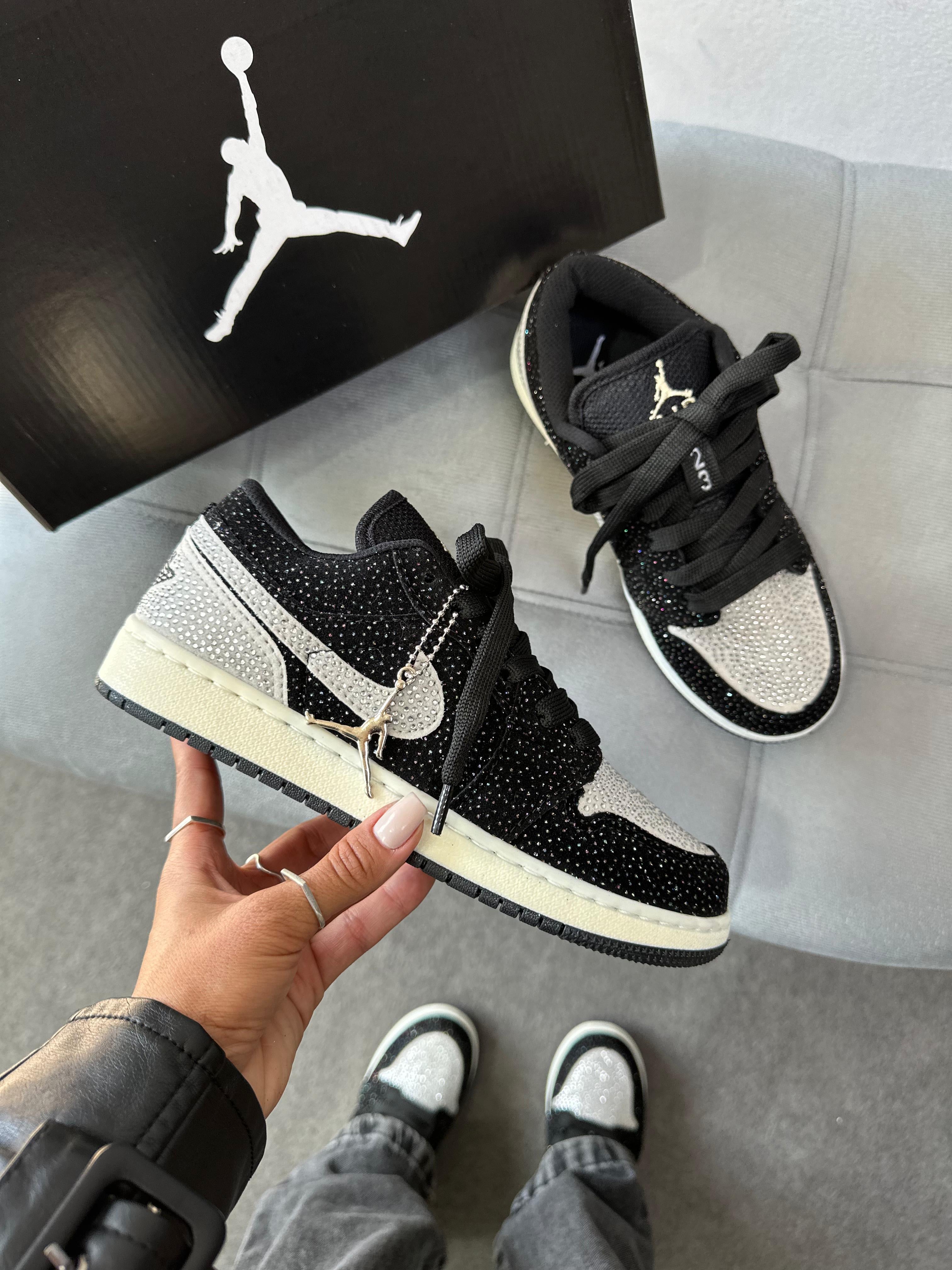 Jordan Low Strass Glow Preto