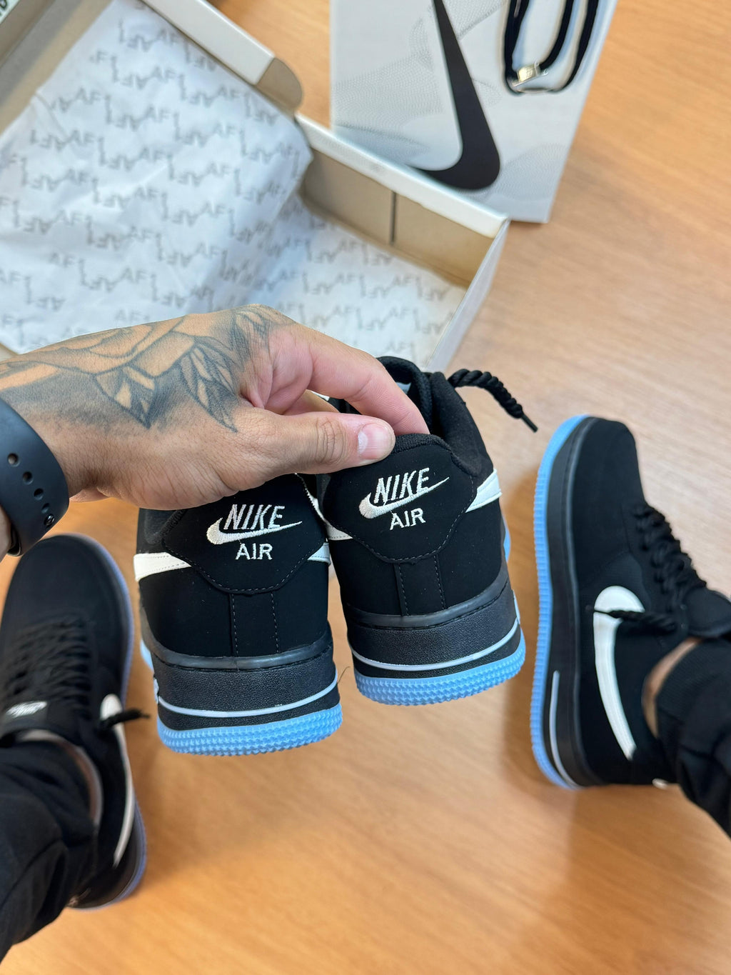 Nike Air Force Camurça Nobuk Preto/Azul