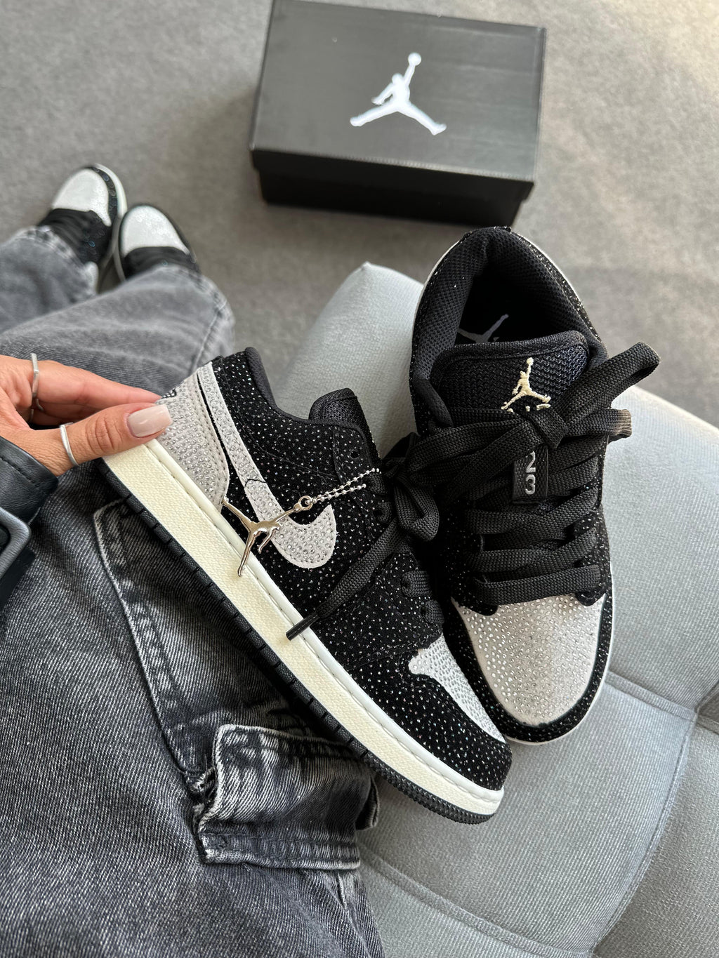 Jordan Low Strass Glow Preto