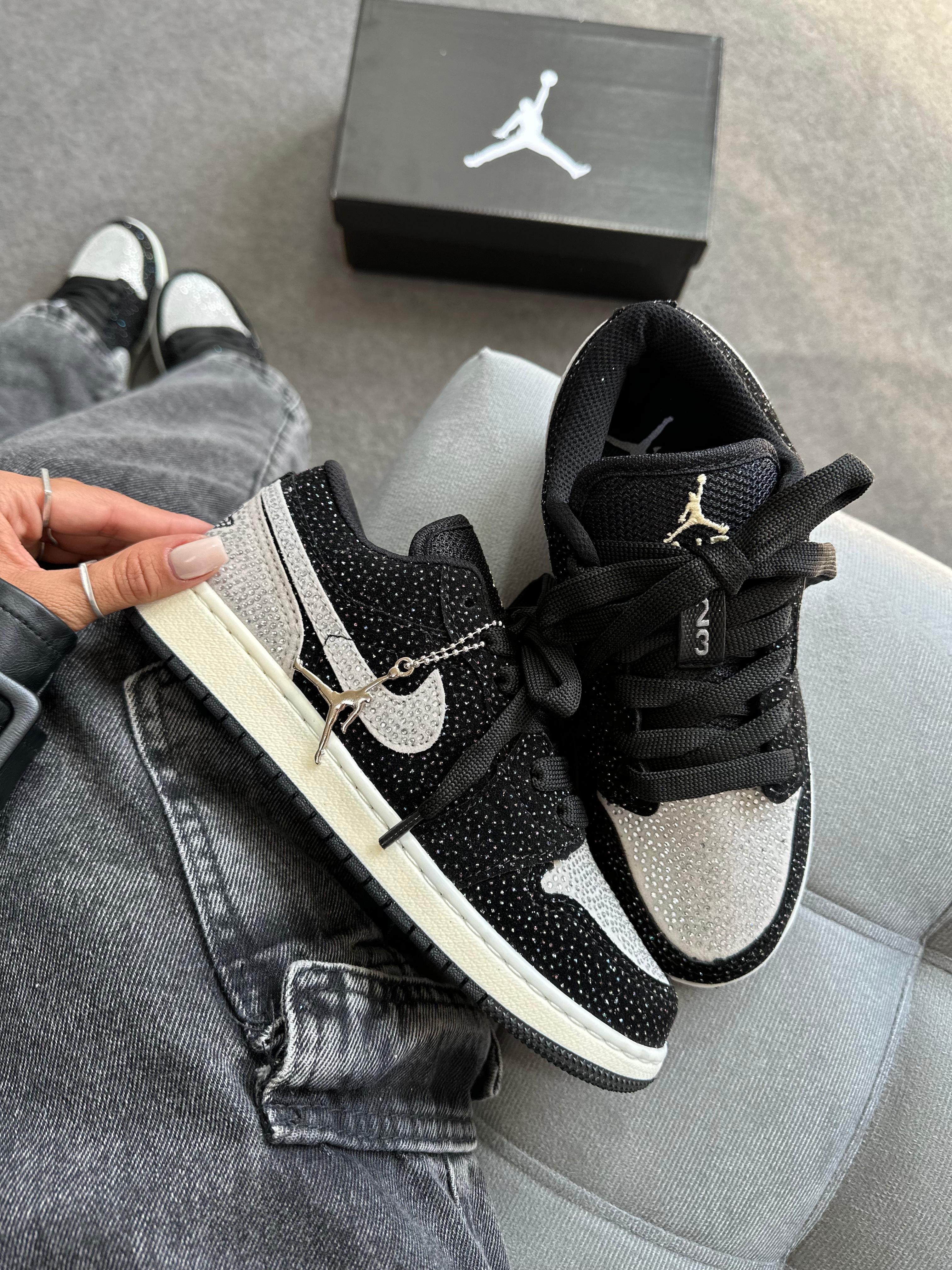 Jordan Low Strass Glow Preto