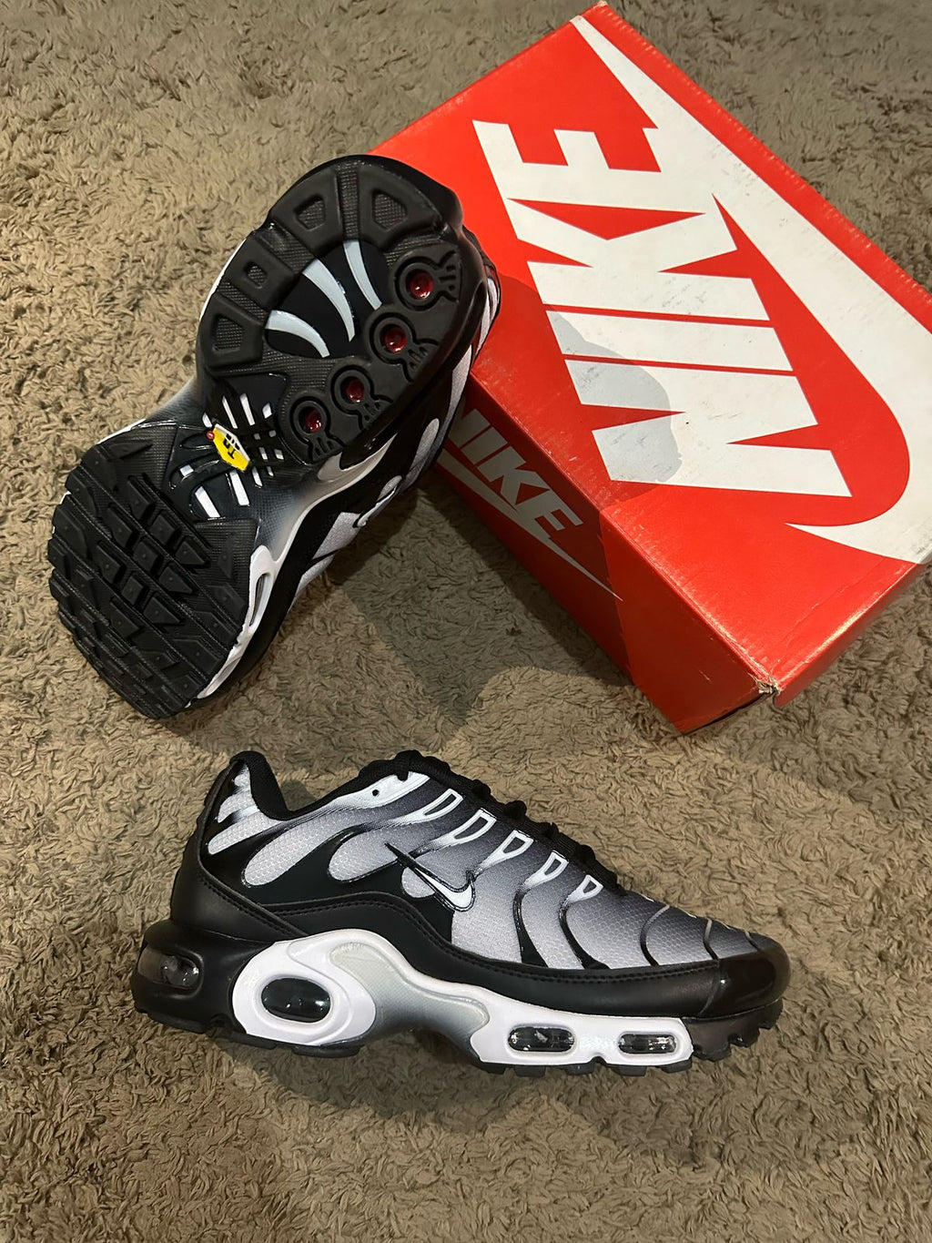 TN1 Black Metallic Importado