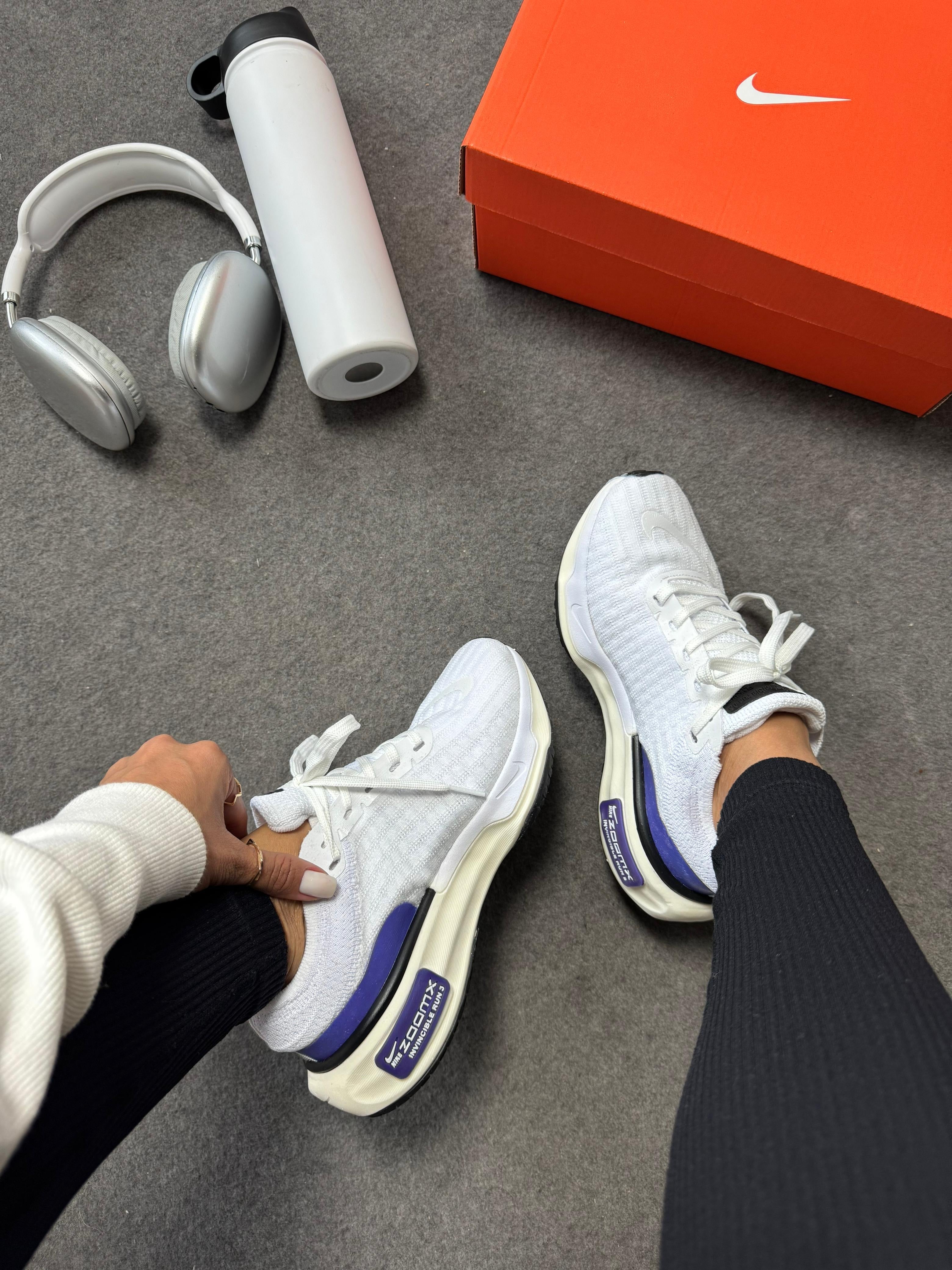 Invincible Run Premium Branco/Roxo