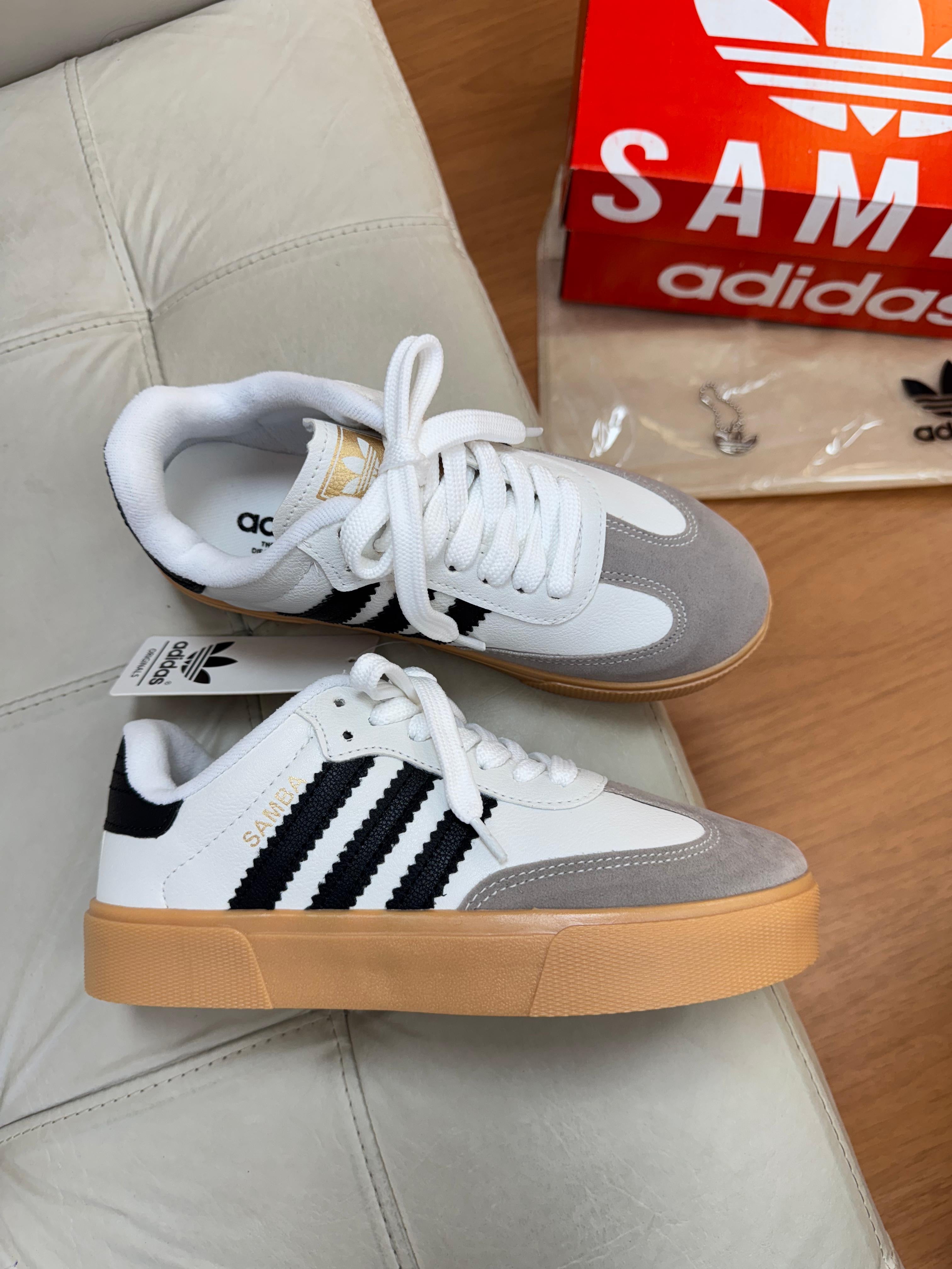 Samba Retrô Branco/Preto