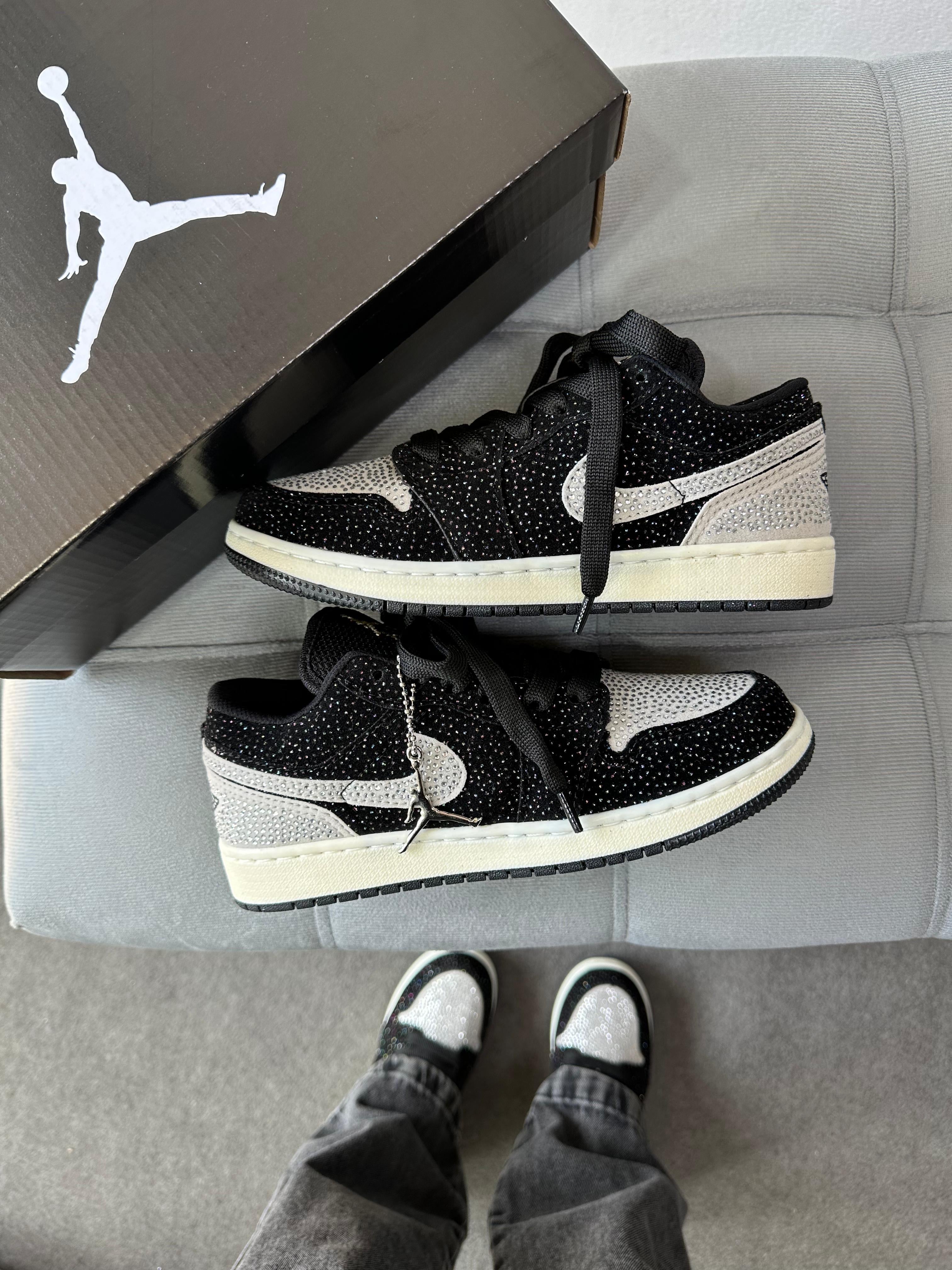 Jordan Low Strass Glow Preto