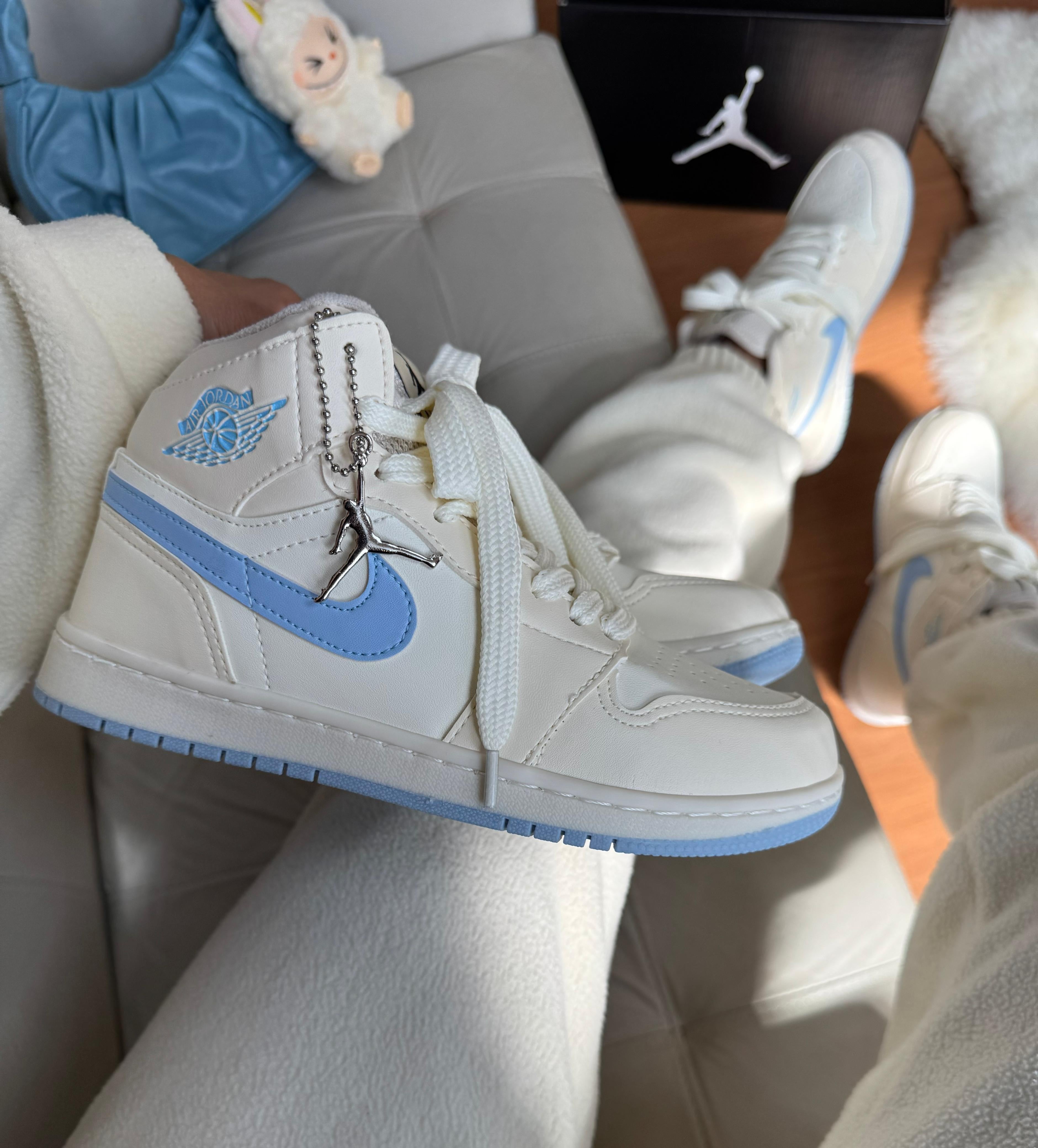 Bota Jordan Prime Manteiga/Azul BB