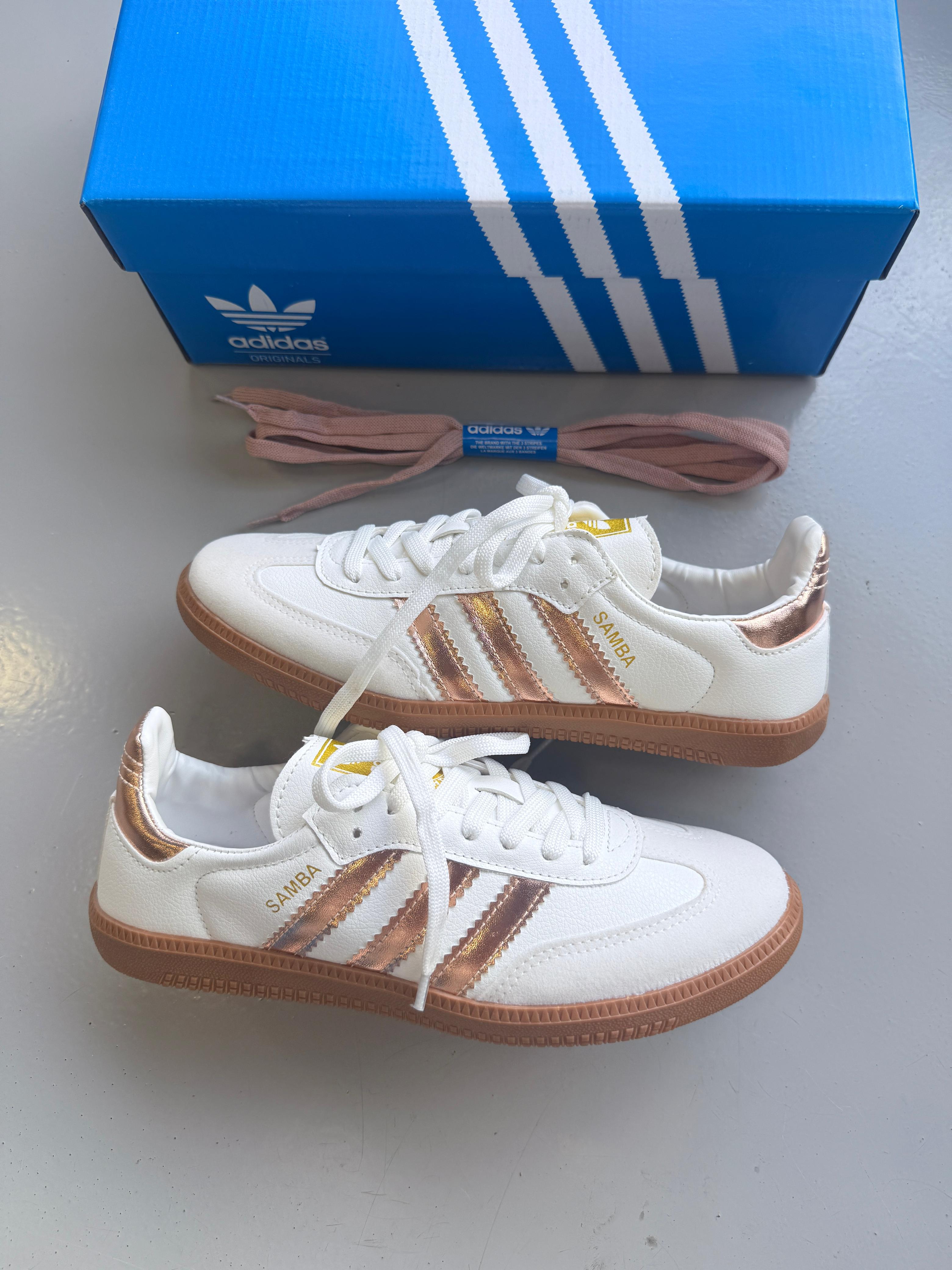 Samba OG  Branco / Rose metálico