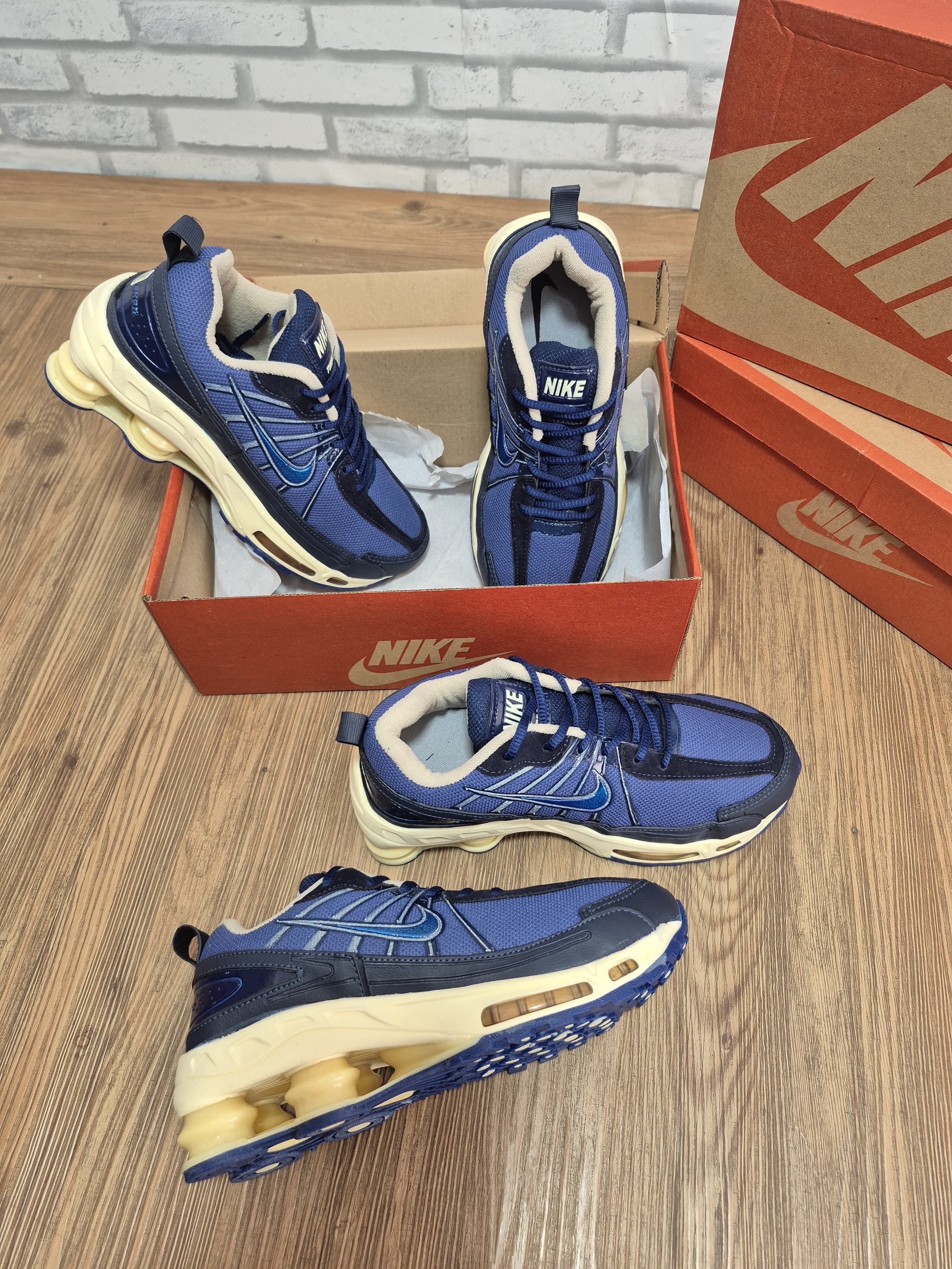 Nike Shox Turbo VII Marinho/Creme