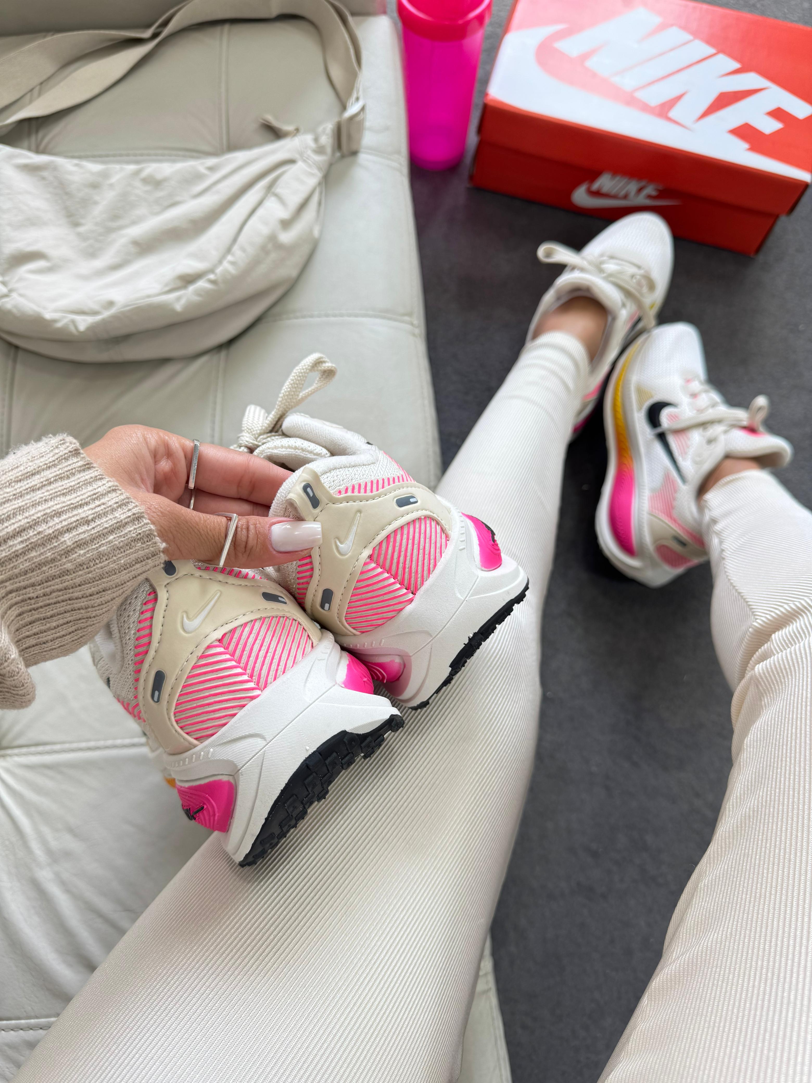 Nike Run Vomero 18 Off/pink /marelo