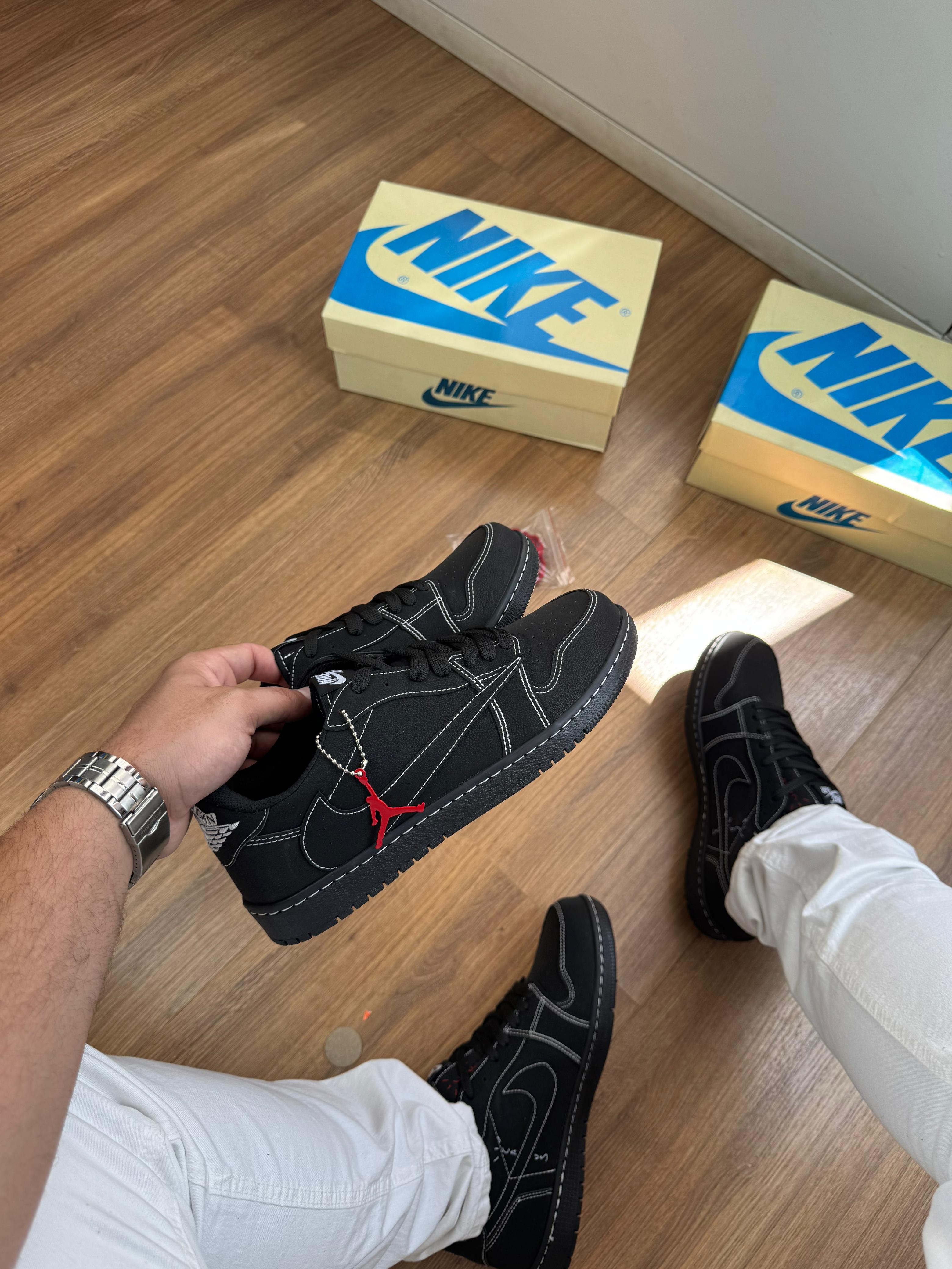 Jordan 1 Low x Travis Scott