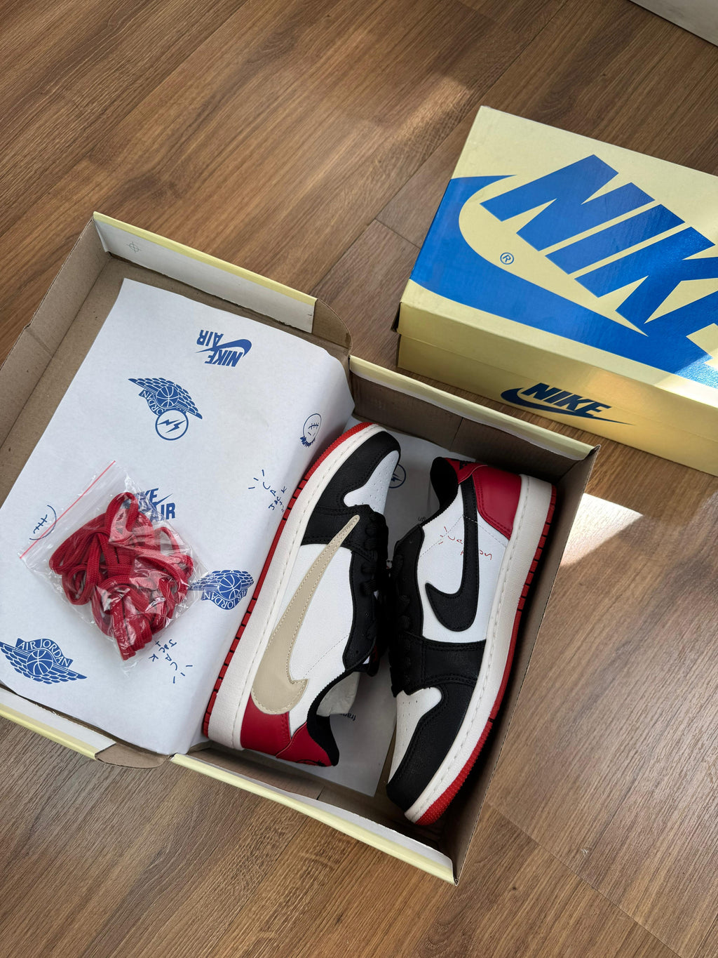 Nike Air Jordan 1 Low x Travis Scott