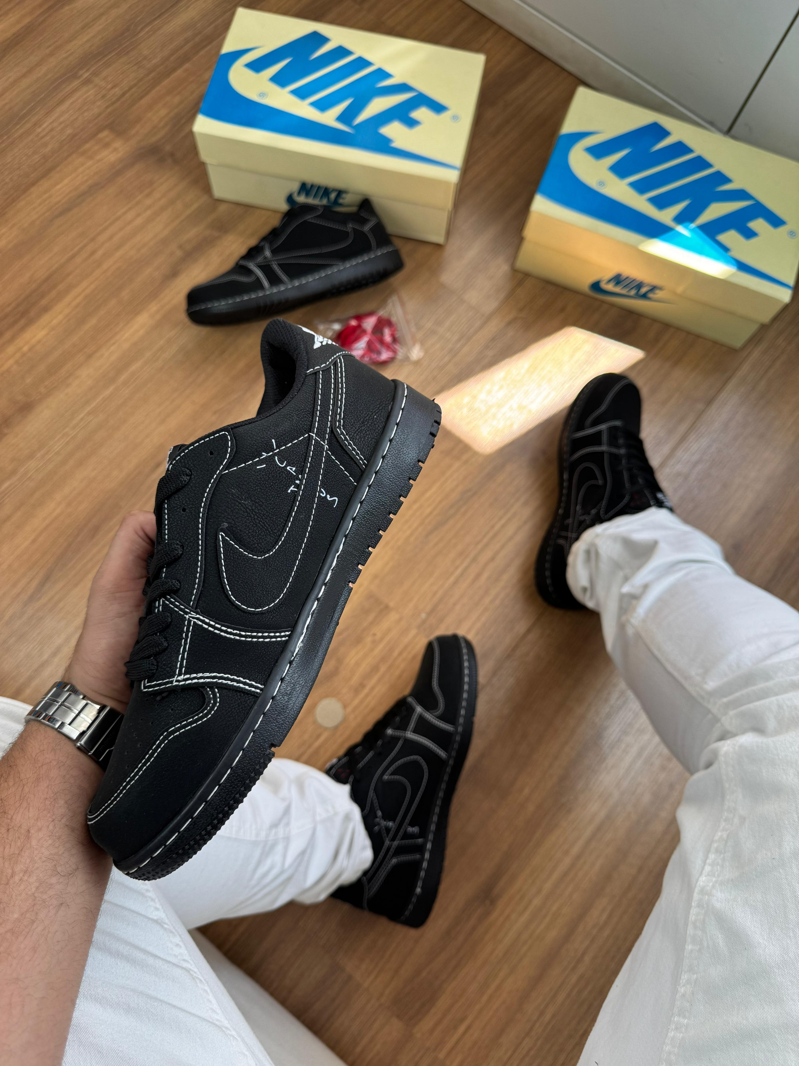 Jordan 1 Low x Travis Scott