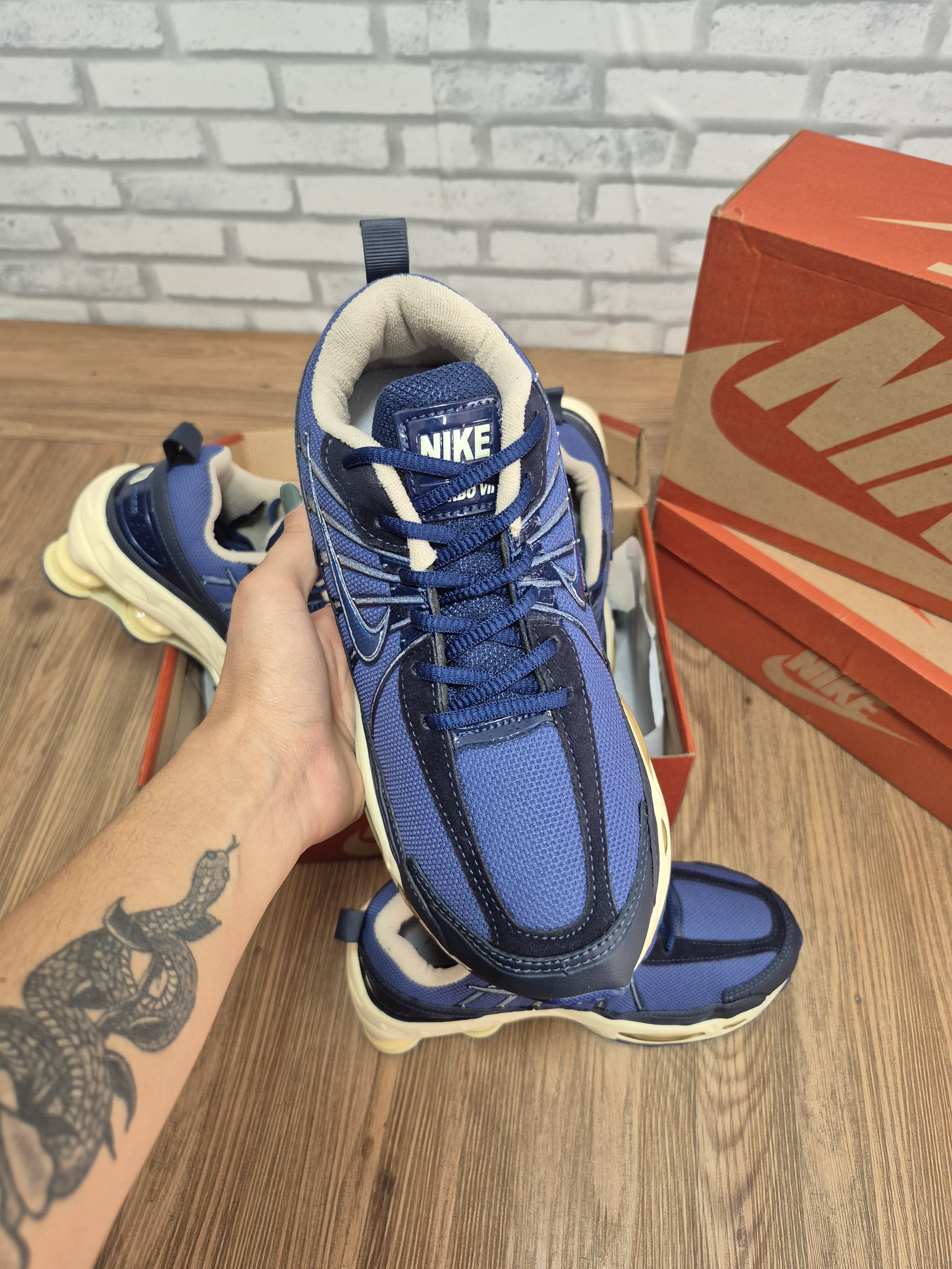 Nike Shox Turbo VII Marinho/Creme