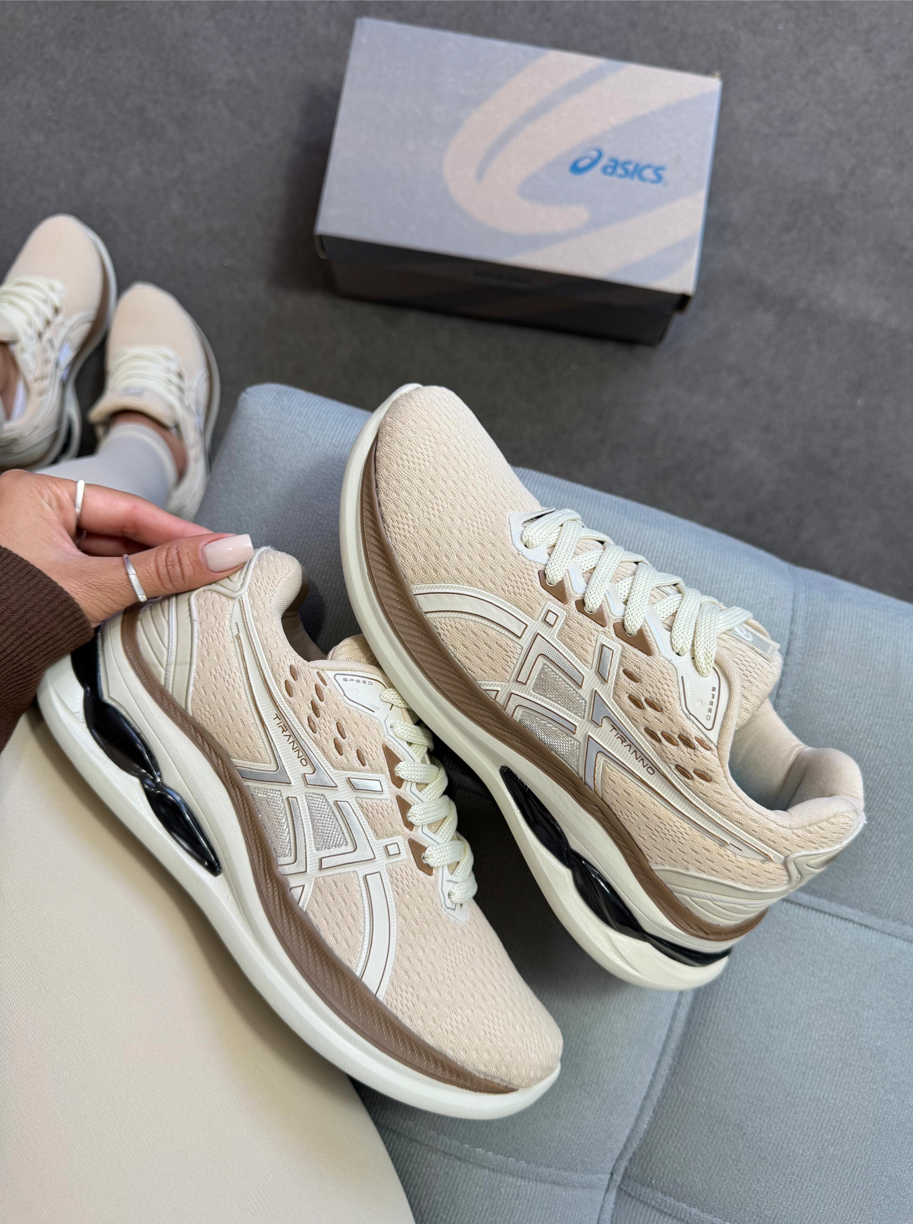 Asics Gel Tiranno off/marrom