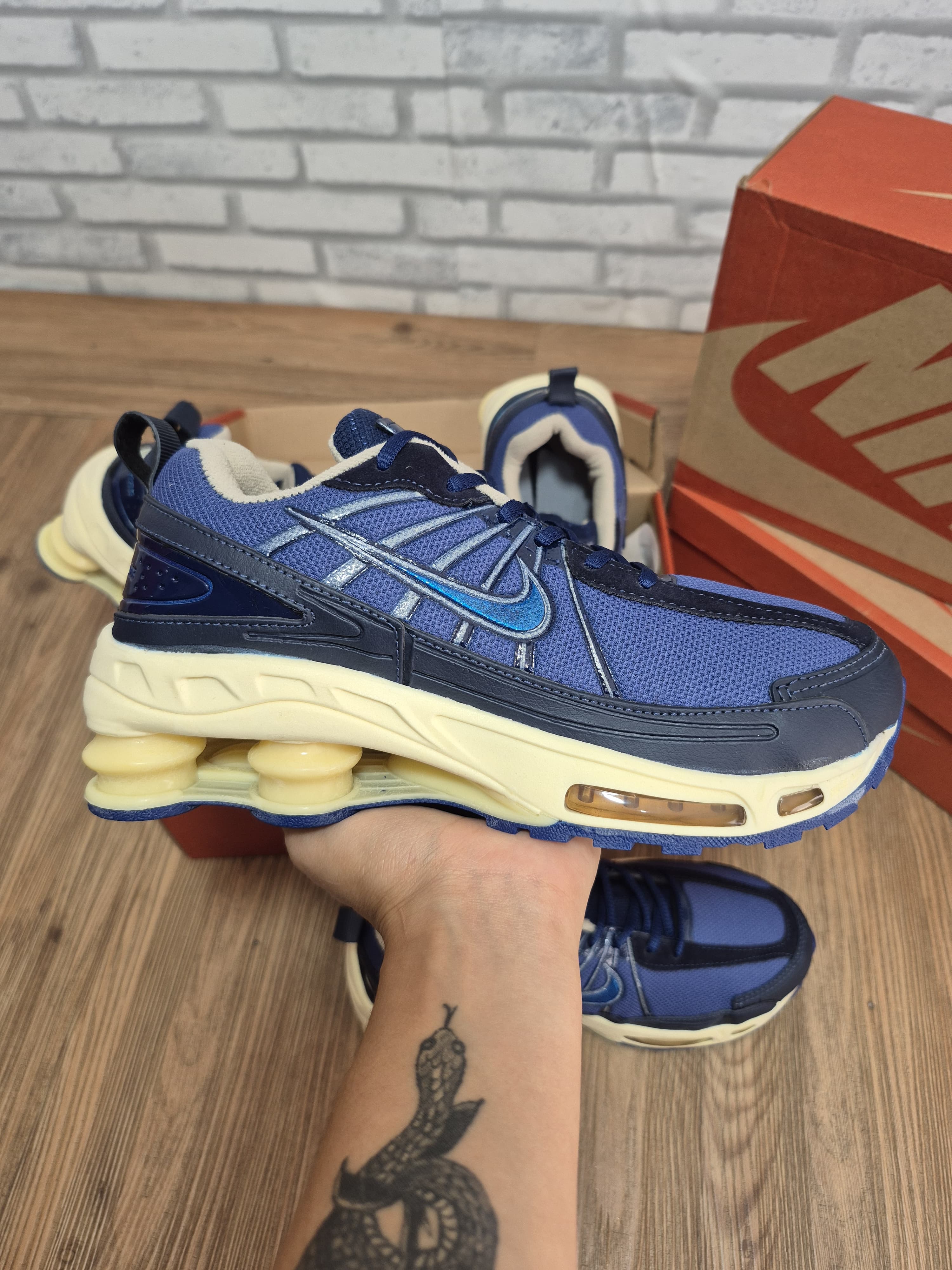 Nike Shox Turbo VII Marinho/Creme