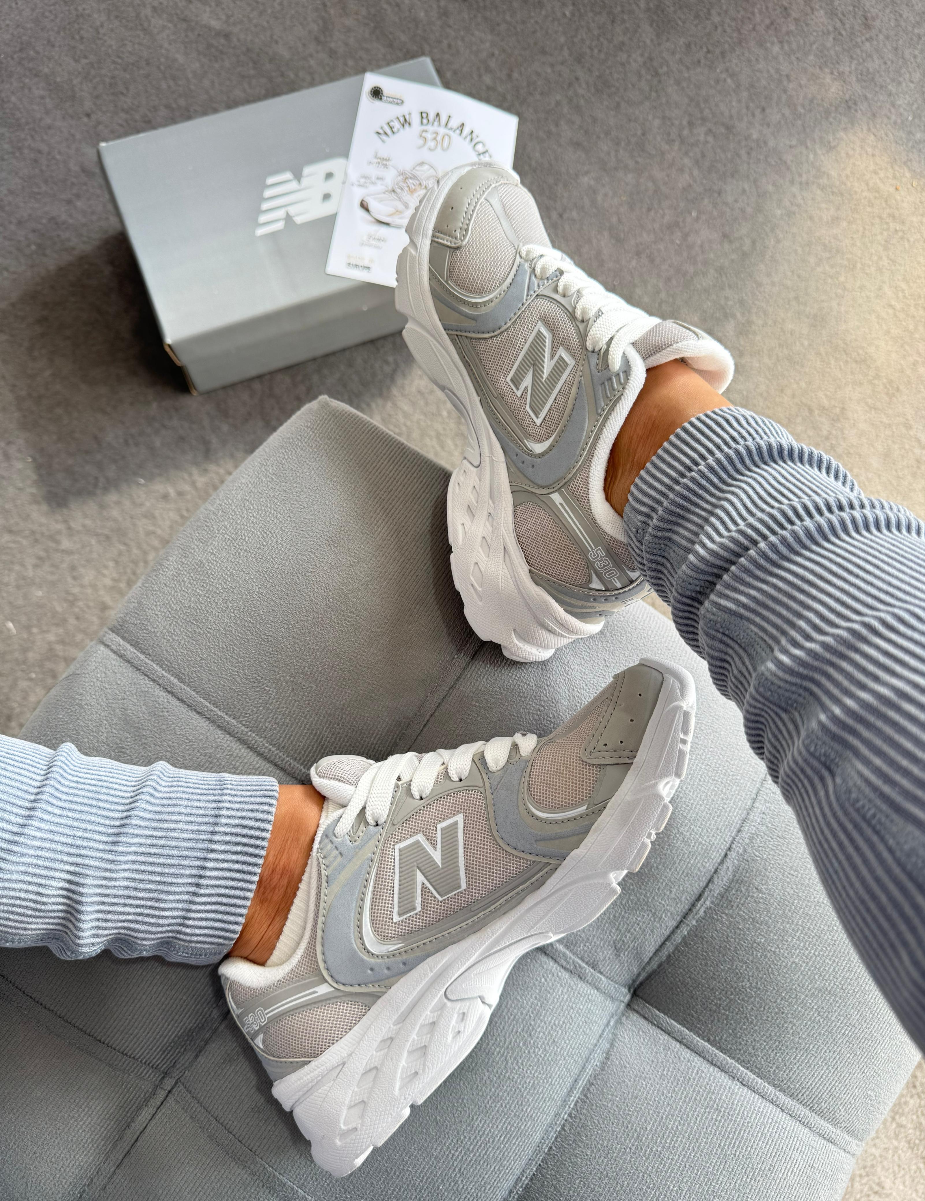 New Balance 530 cinza / branco