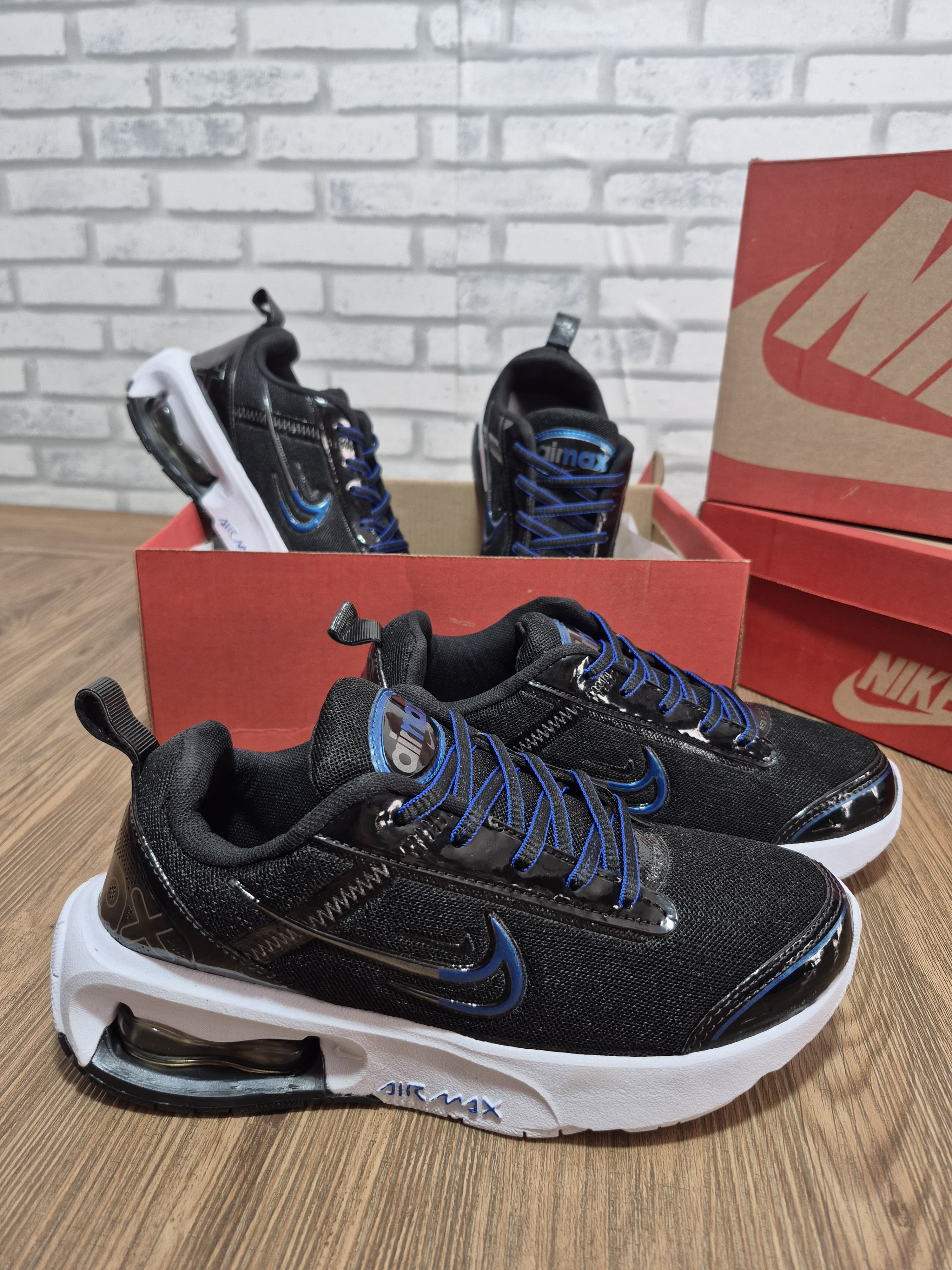 Nike Air Max Intrlk Preto/Royal