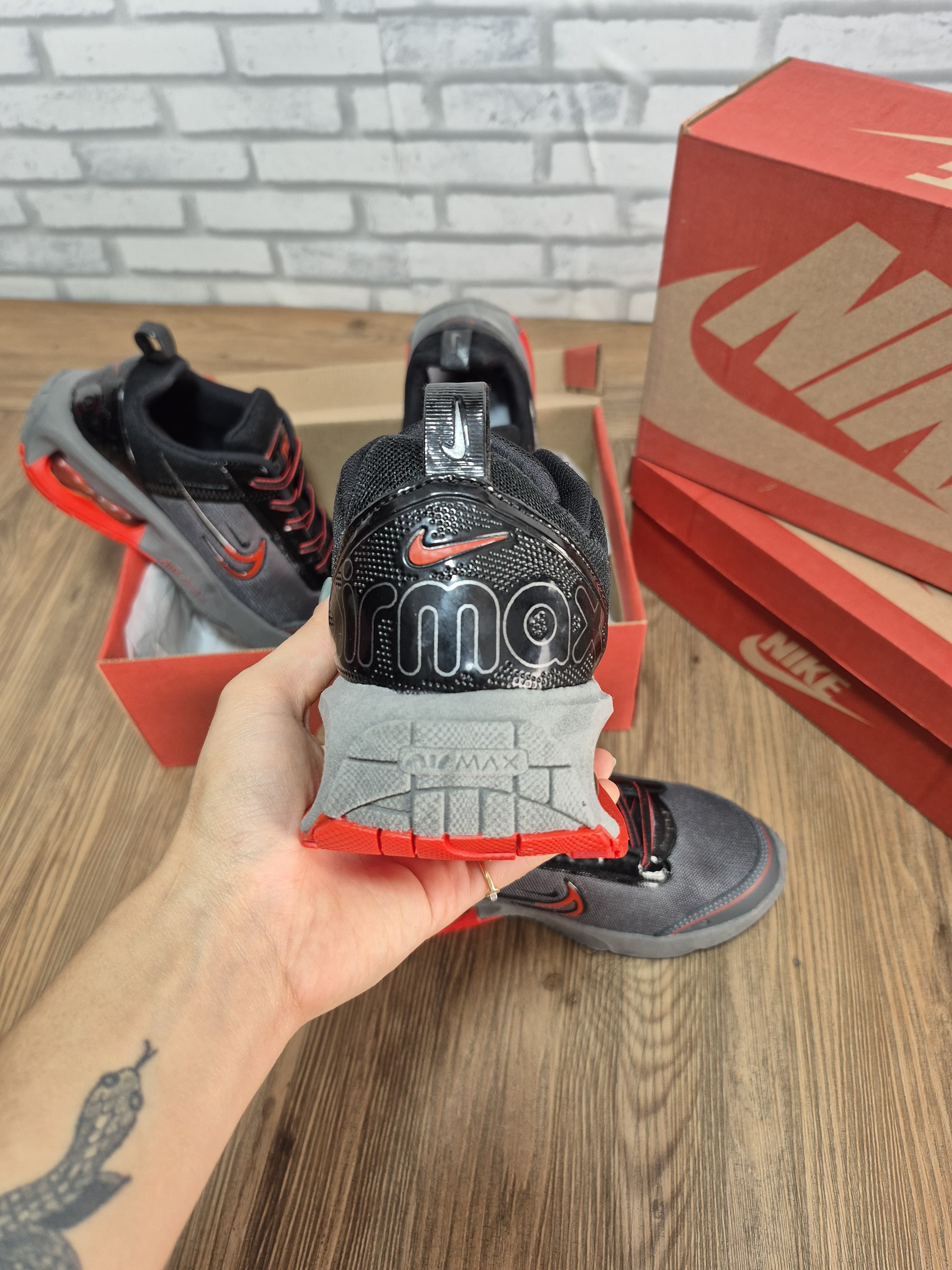 Nike Air Max Intrlk Grafite/Vermelho