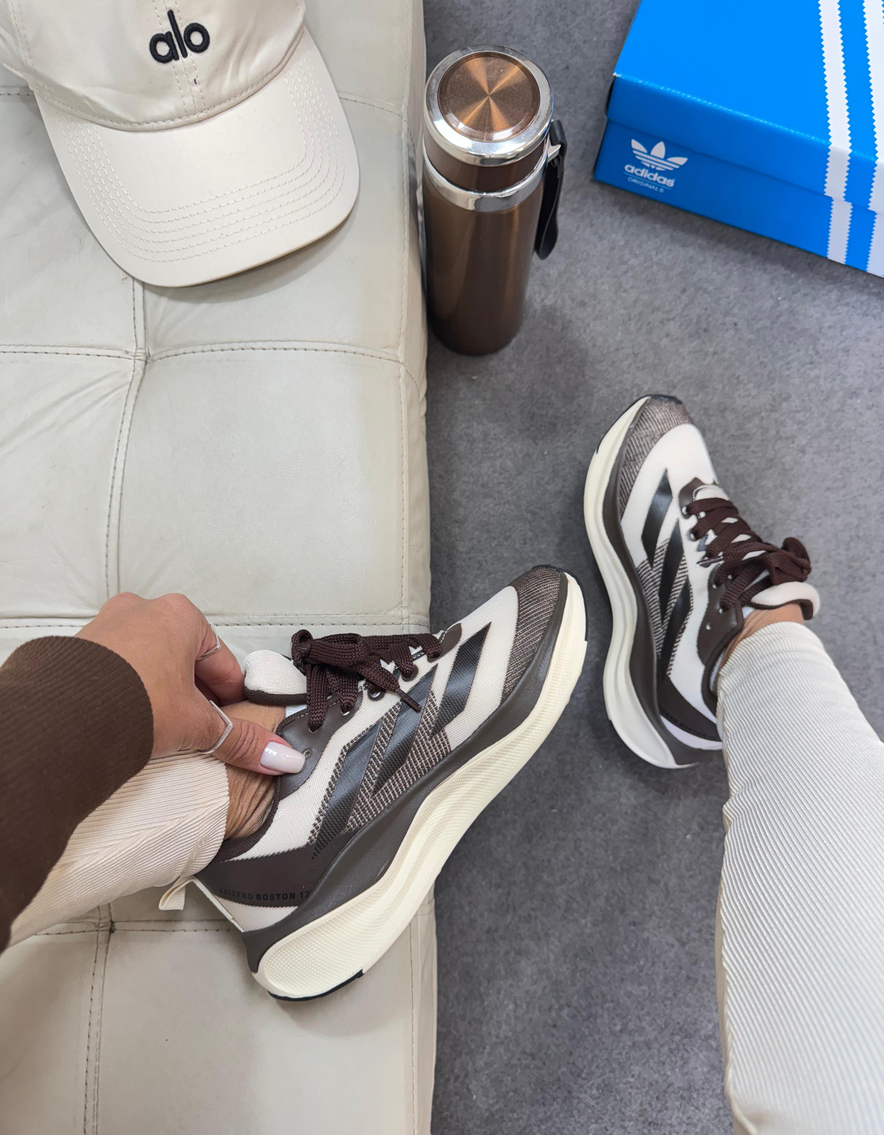 Adidas Adizero boston 12 off / café