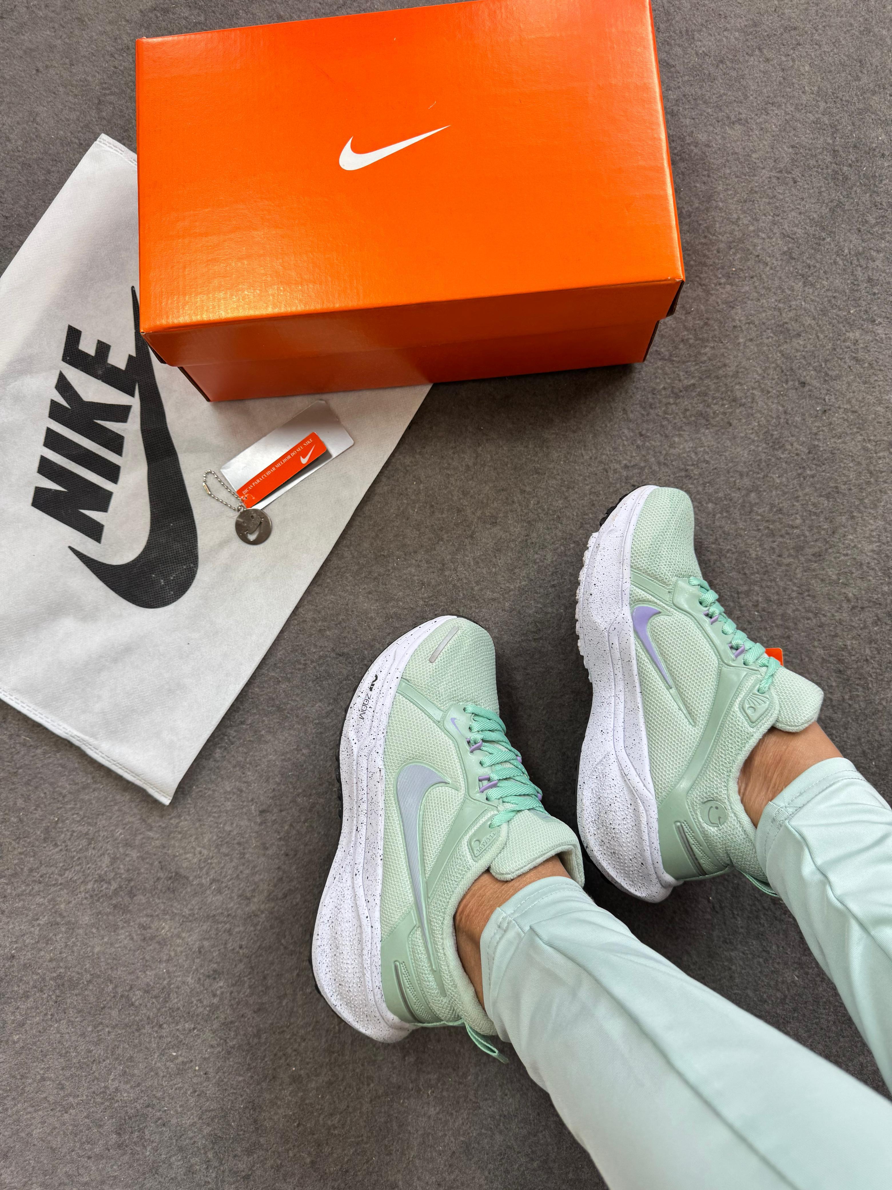 Nike Air Zoom Pegasus verde/lilas