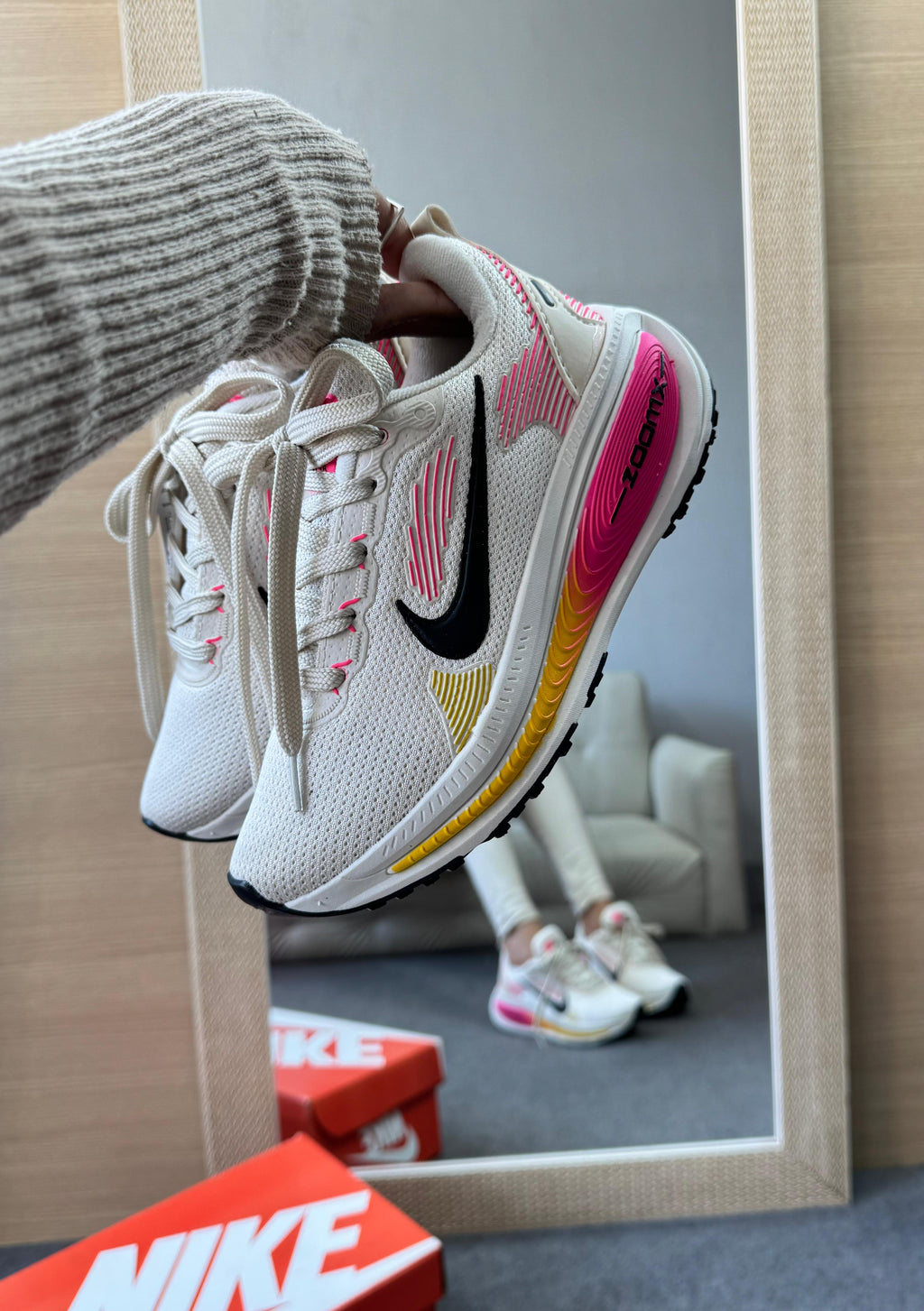 Nike Run Vomero 18 Off/pink /marelo