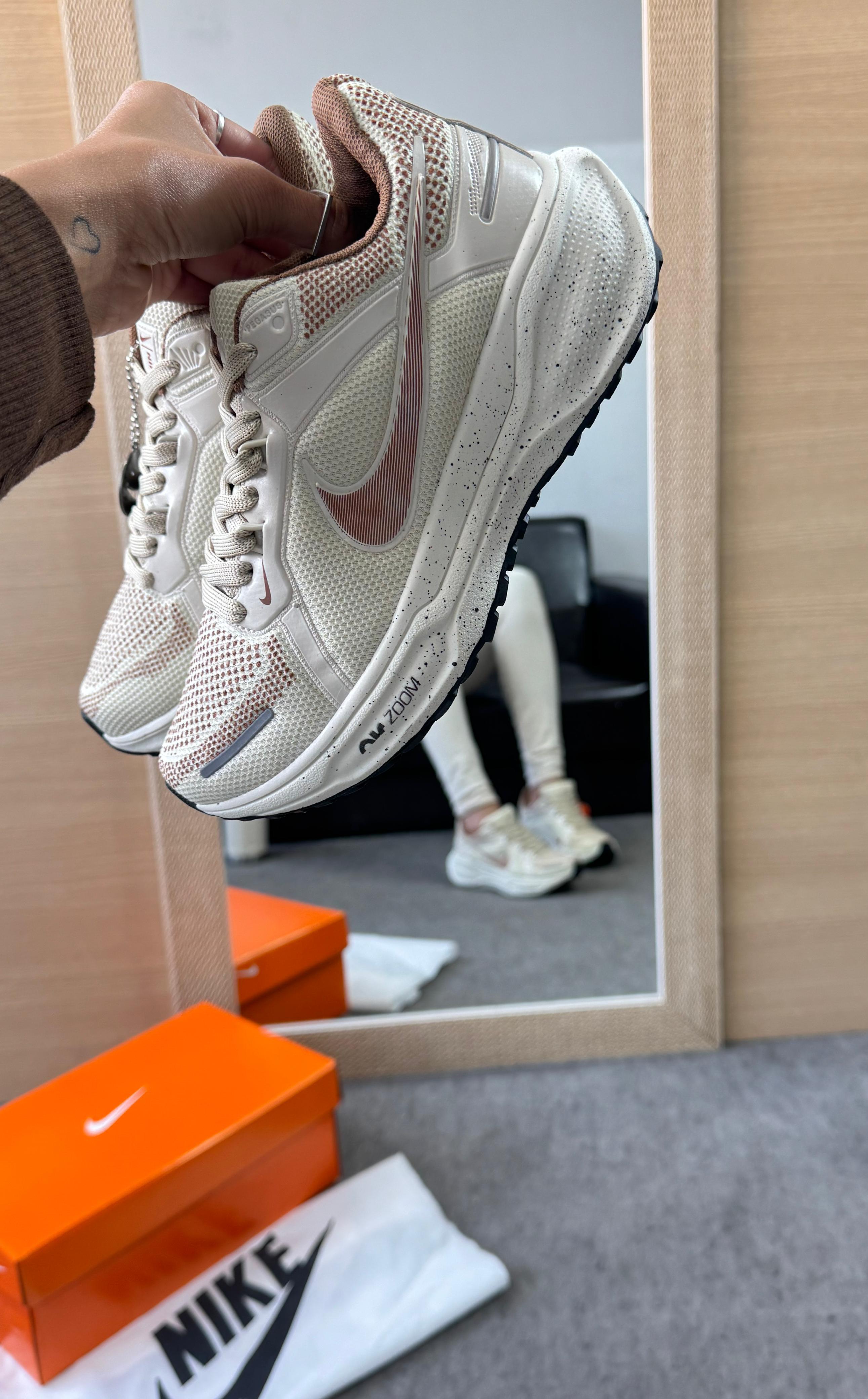 Nike Air Zoom Pegasus Off/Chocolate