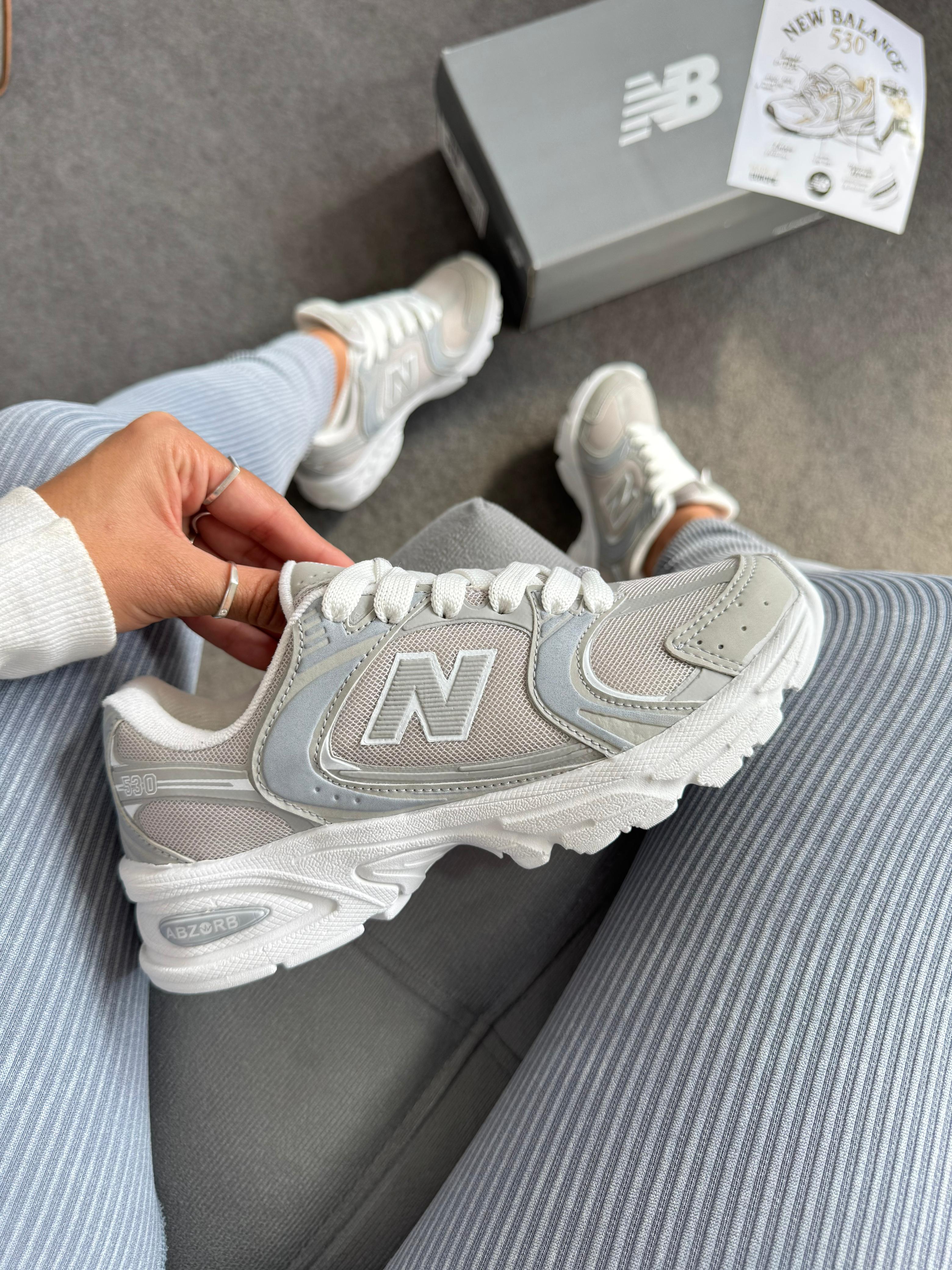 New Balance 530 cinza / branco