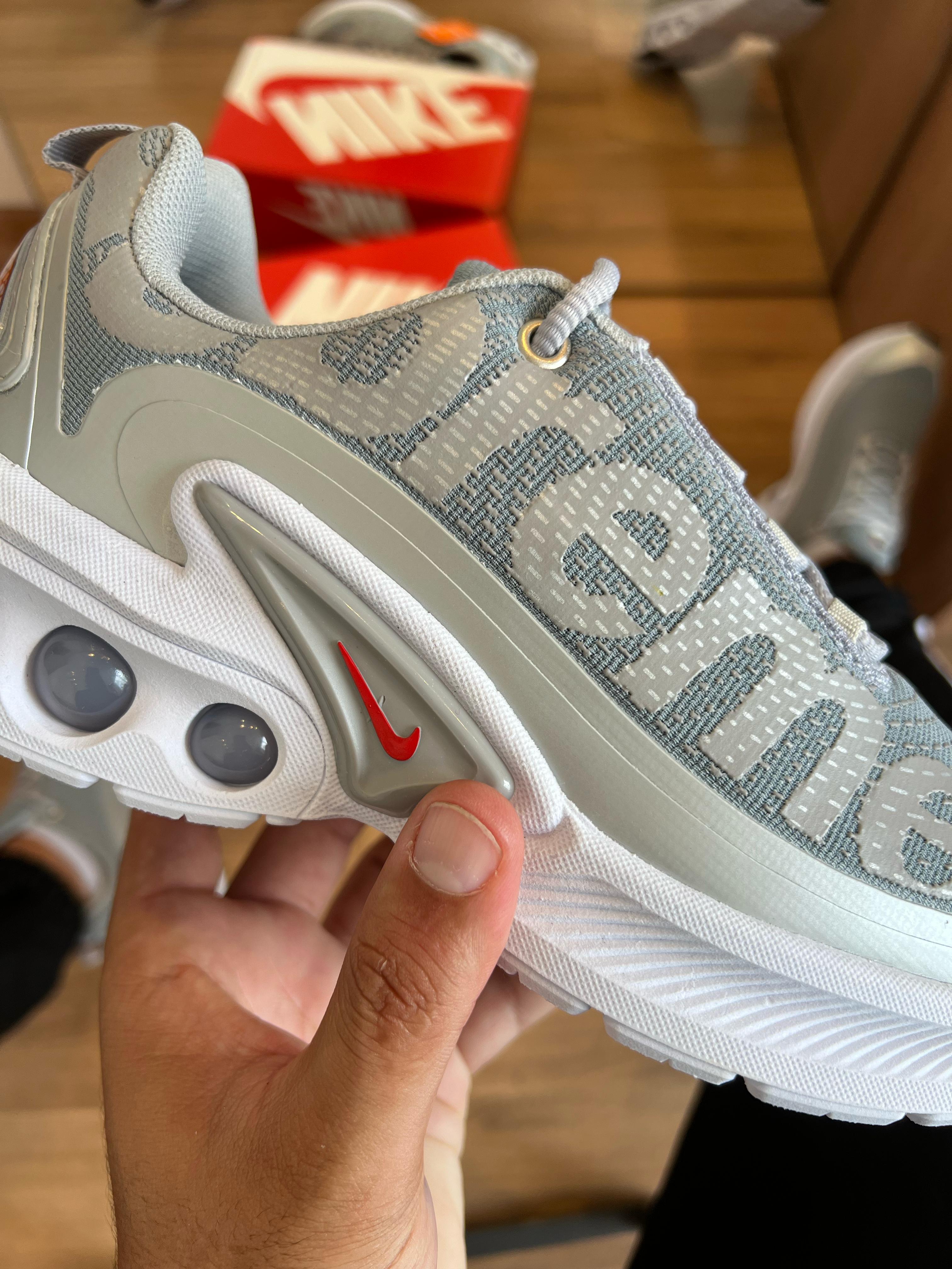 Air Max DN Supreme Branco / Cinza