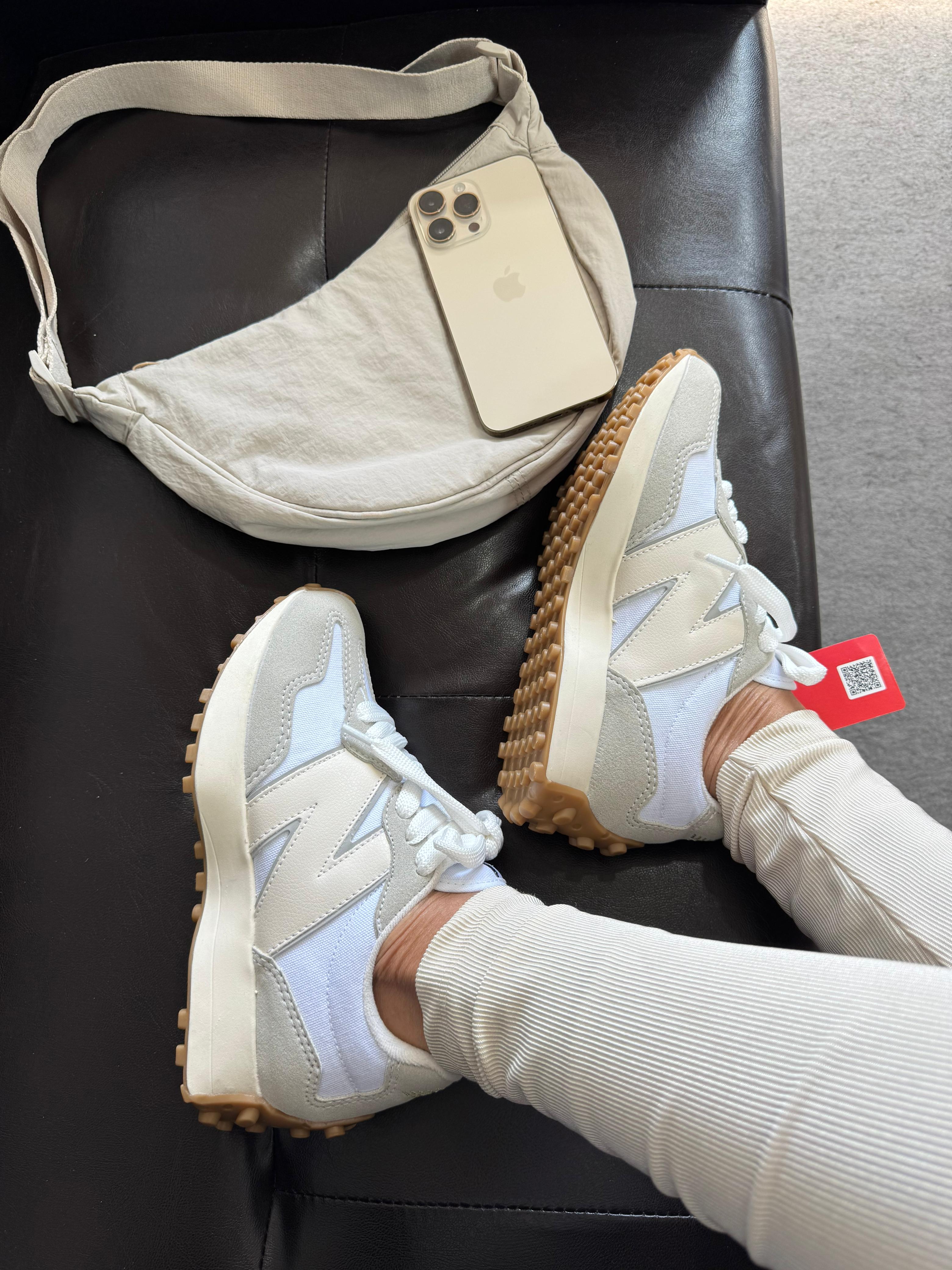 New Balance 327 Branco/ off