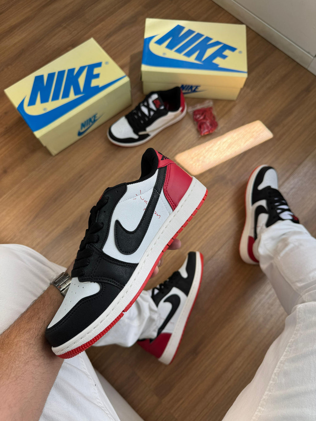 Nike Air Jordan 1 Low x Travis Scott