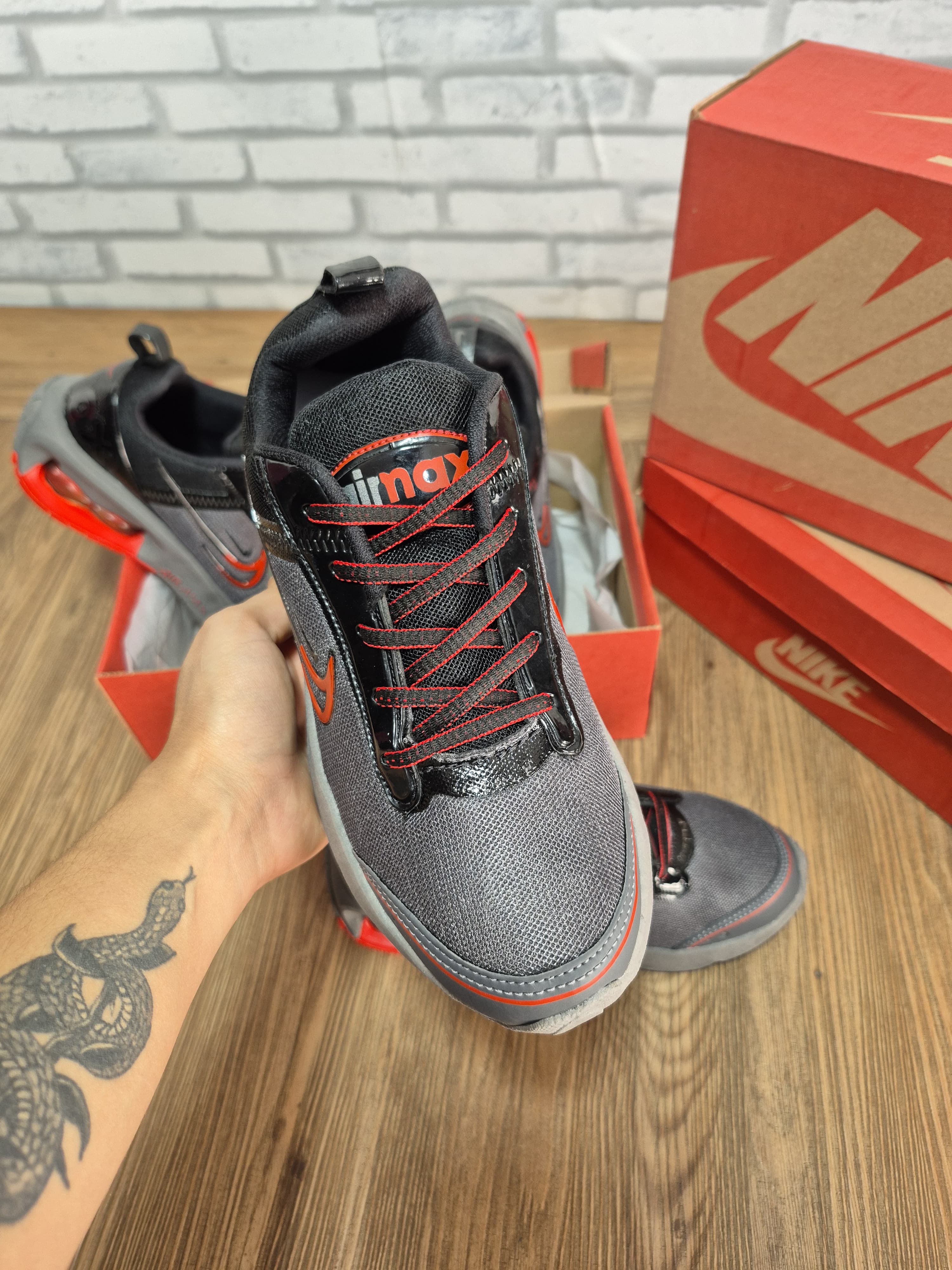 Nike Air Max Intrlk Grafite/Vermelho