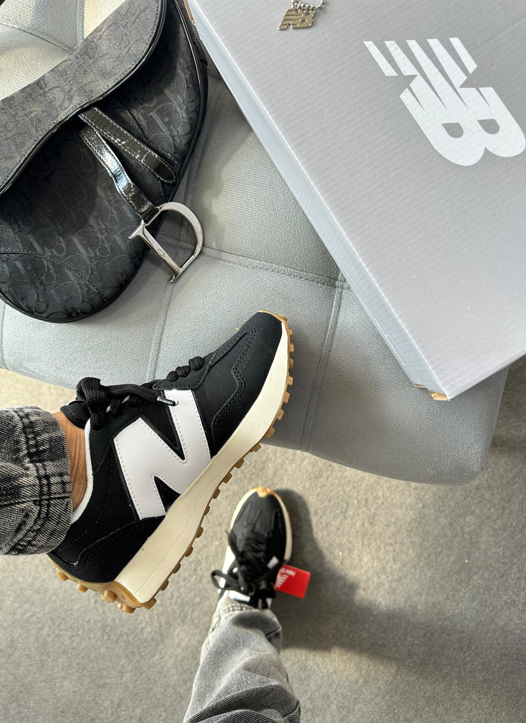 New Balance 327 Preto/off