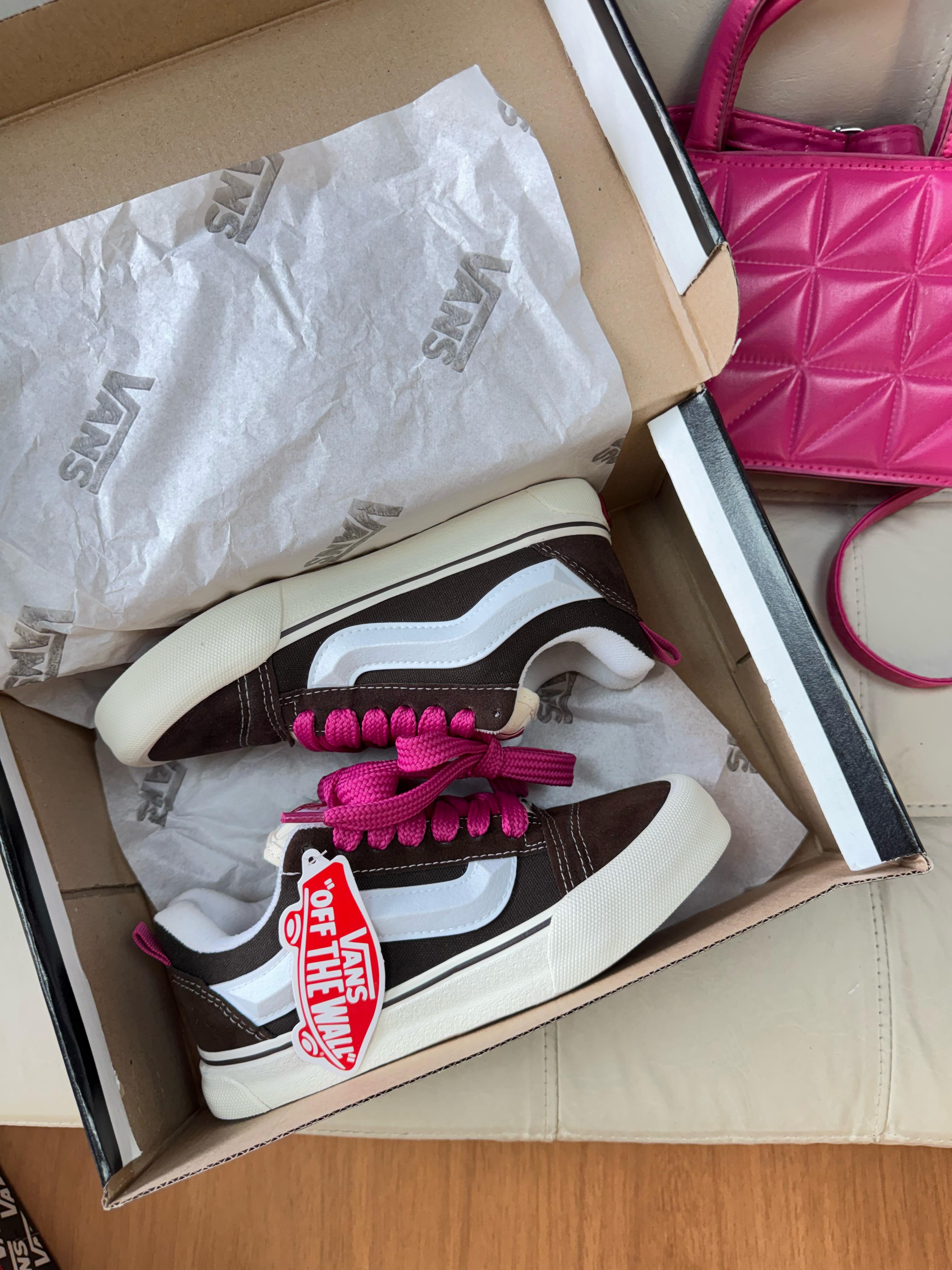 Vns Old Knu café/ pink