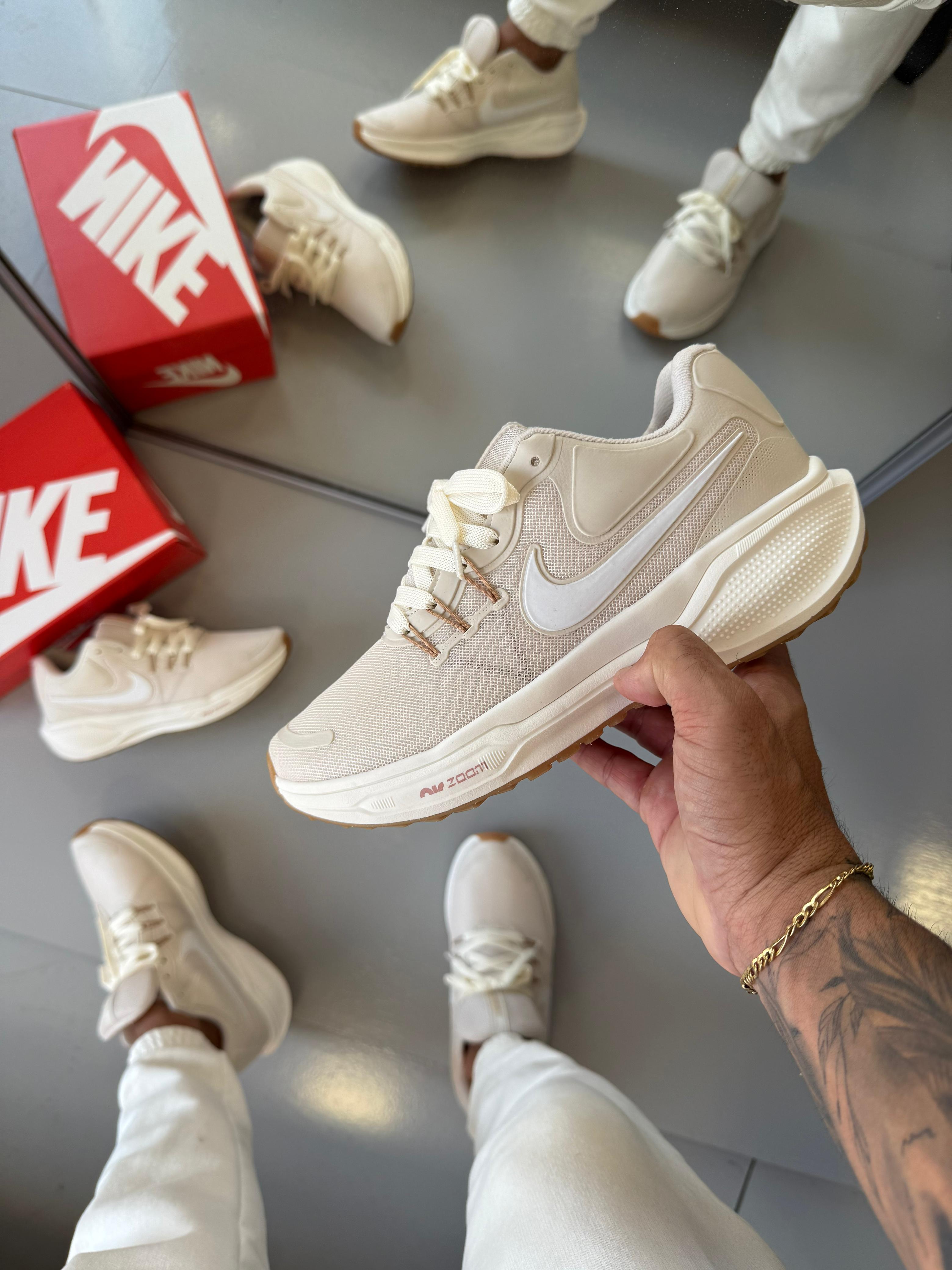 Nike Zoom Revolution Off white
