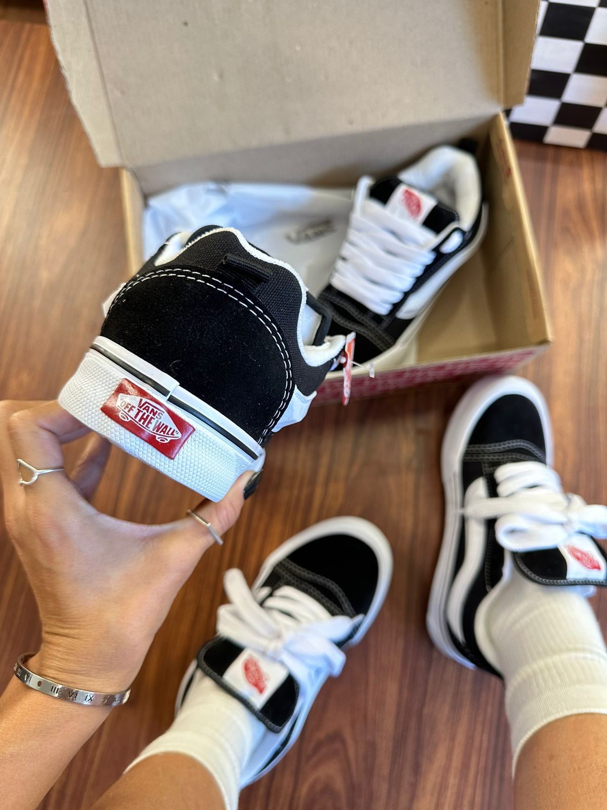 Vns Old Knu preto/branco