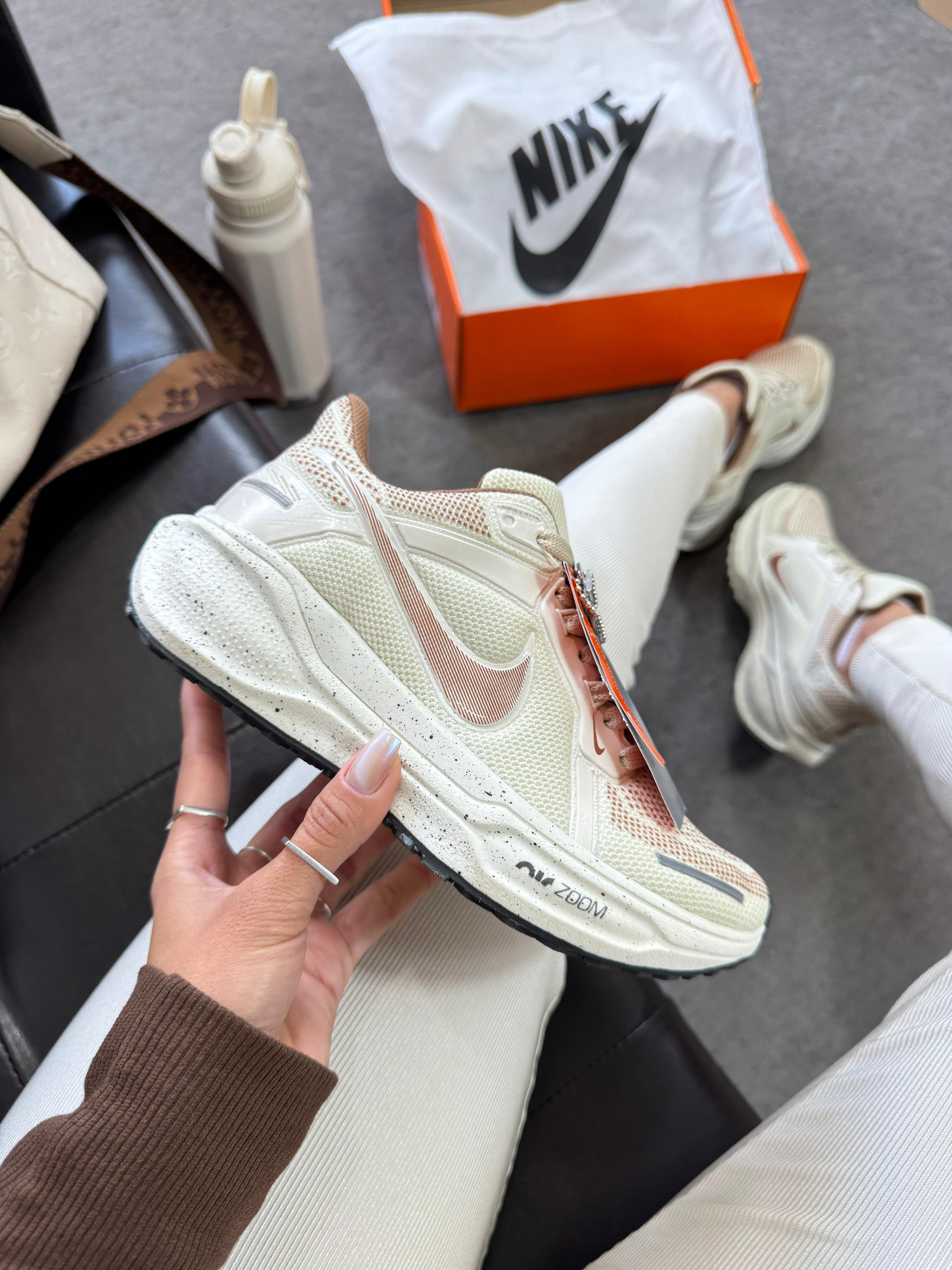 Nike Air Zoom Pegasus Off/Chocolate