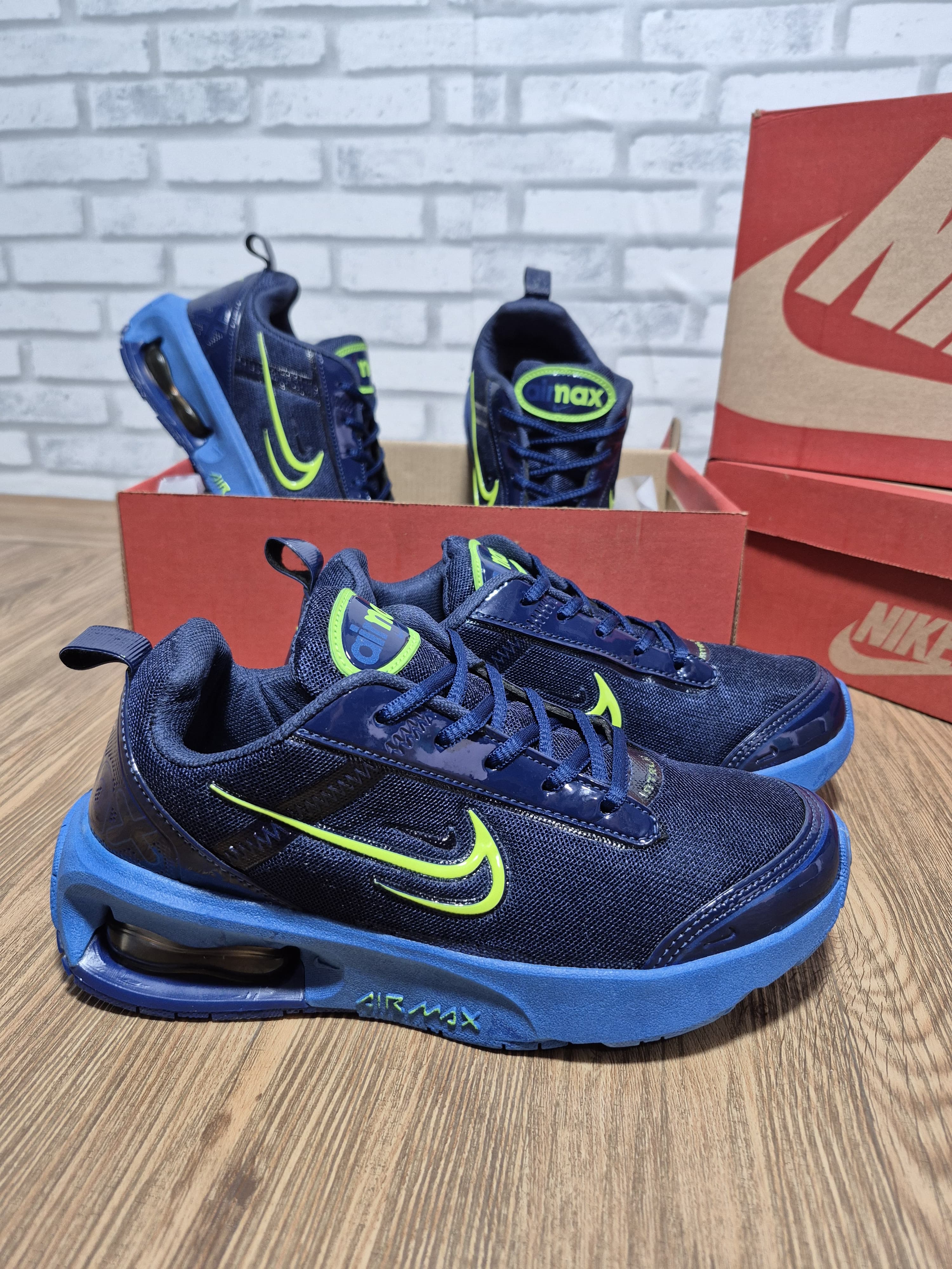 Nike Air Max Intrlk Azul Royal