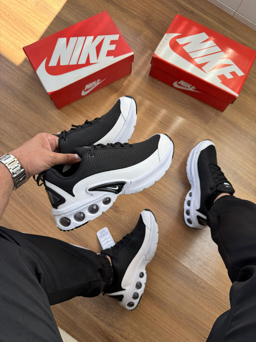 Air Max DN  Preto / Branco